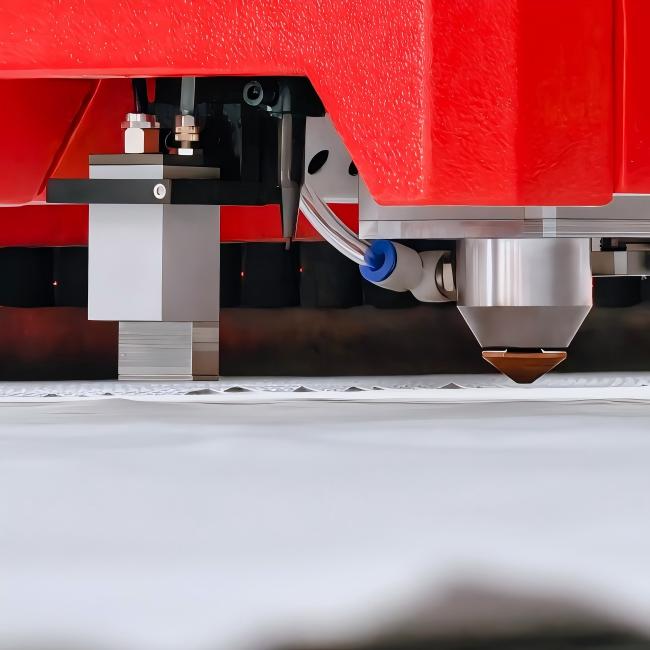 Standardized Production & Strict Quality Control for Laser Equipment Delivery