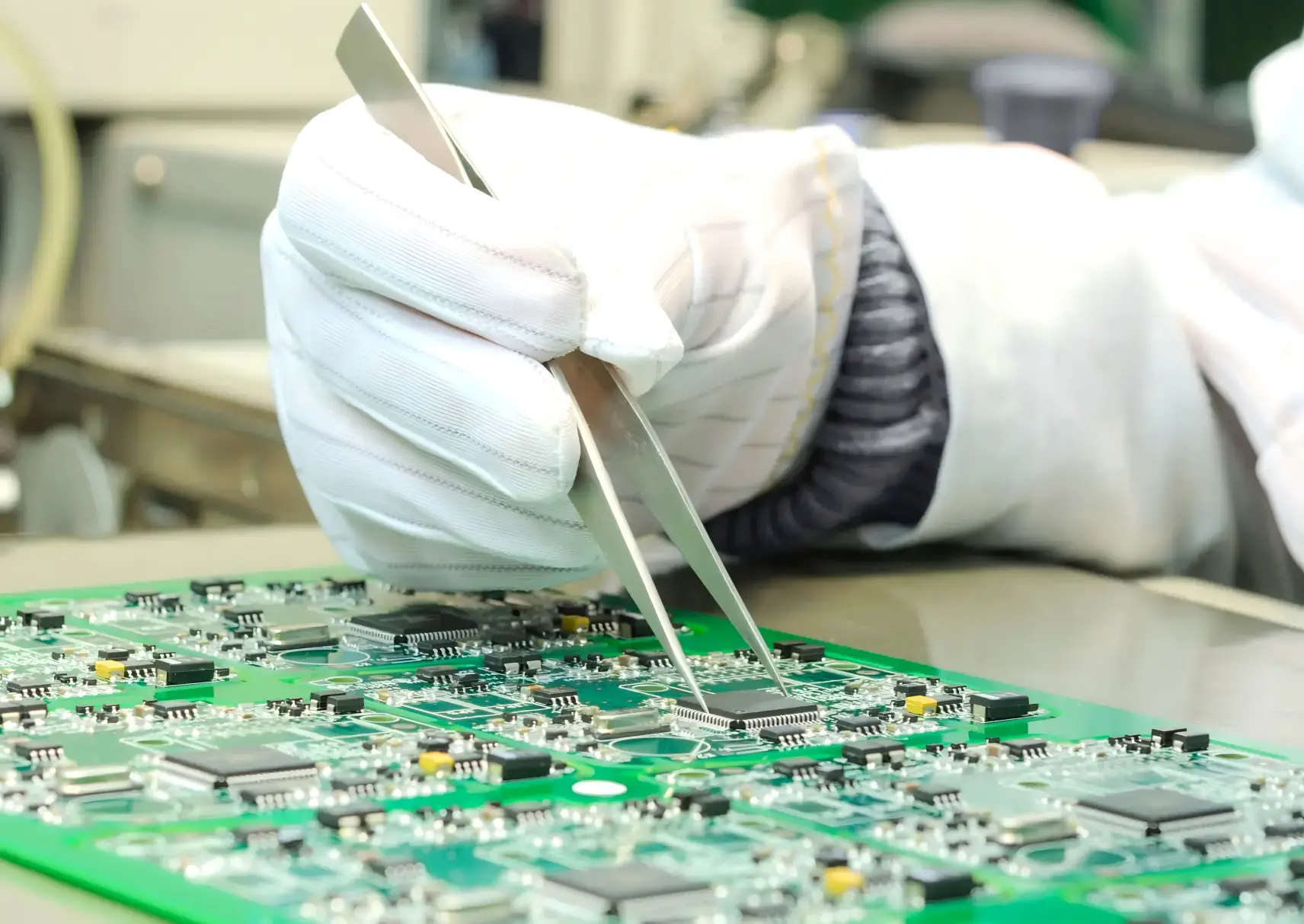 How to Evaluate Surface Mount Technology Assembly Quality Standards