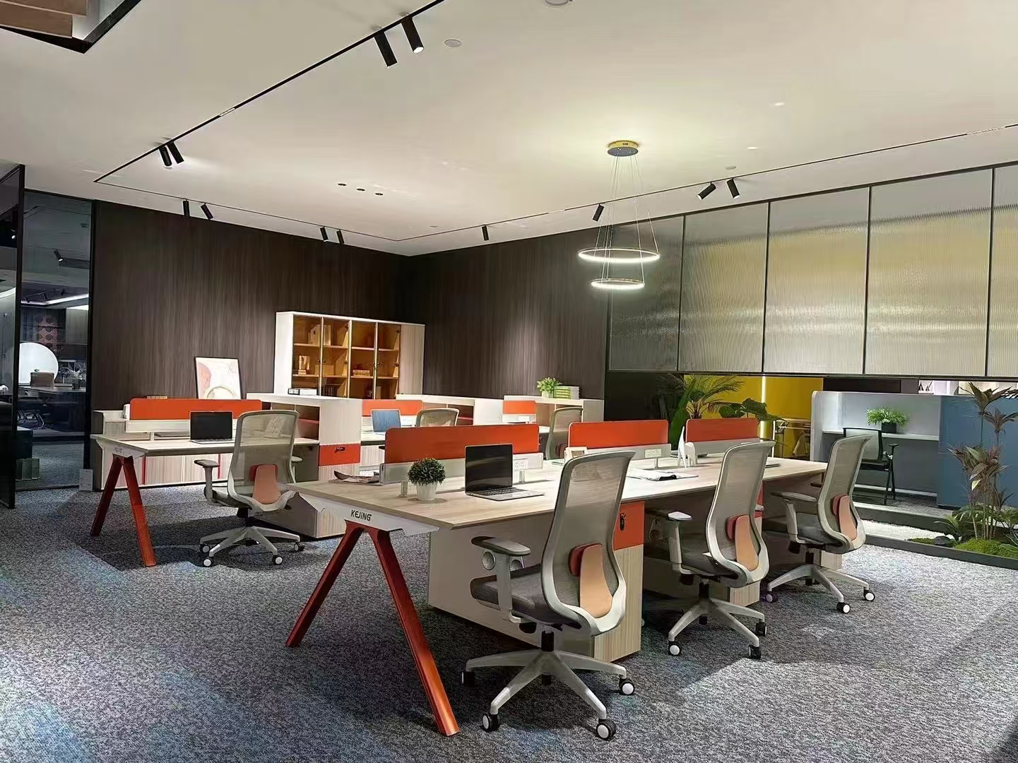 Ergonomic Excellence and Health Benefits