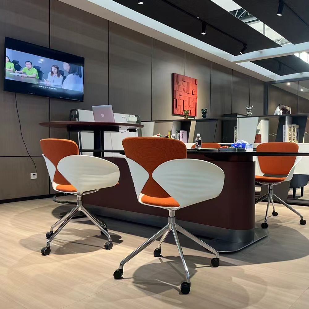 Contemporary Design Meets Functional Performance in Task Chair Modern