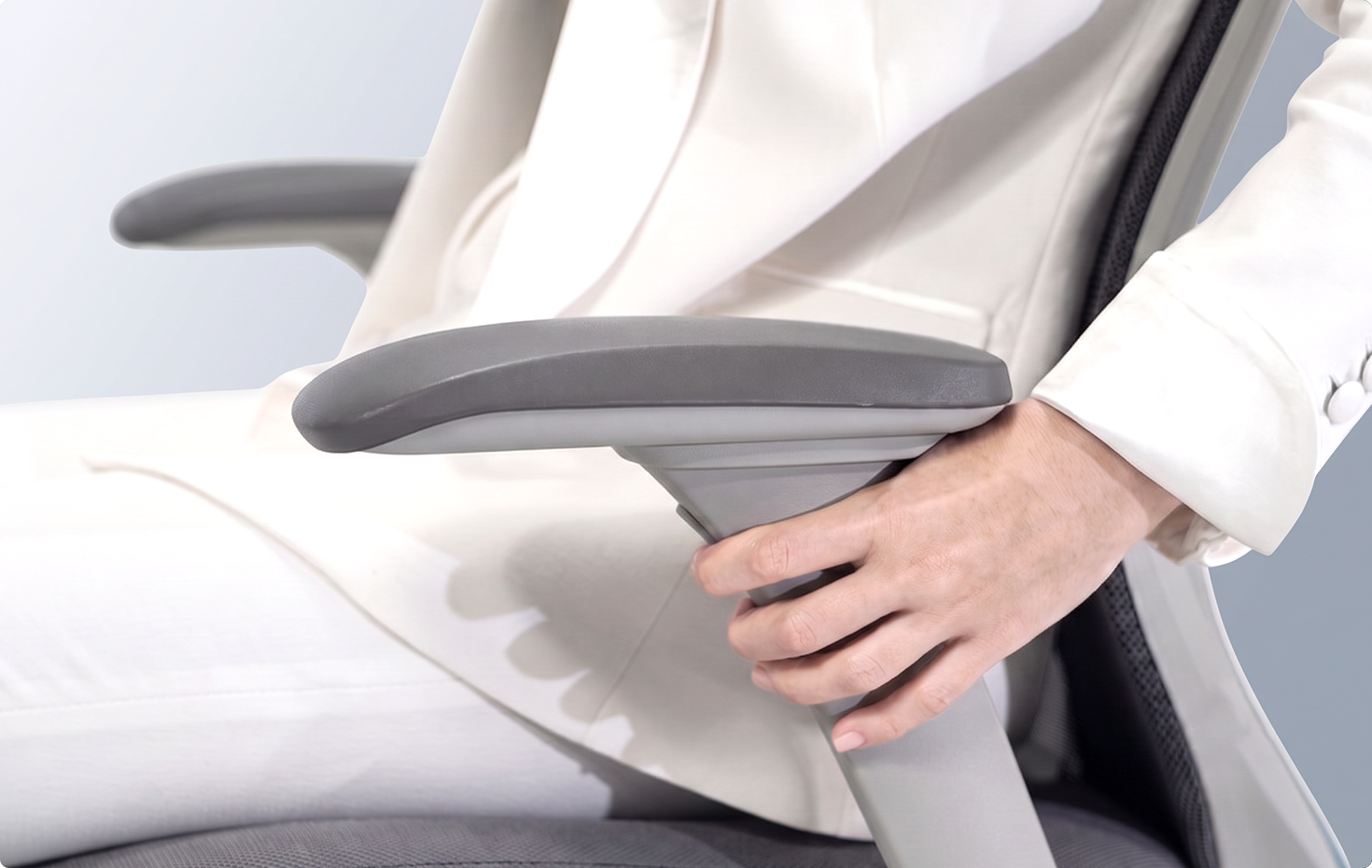 6. 4D Adjustable Armrest_(8072b78722).png