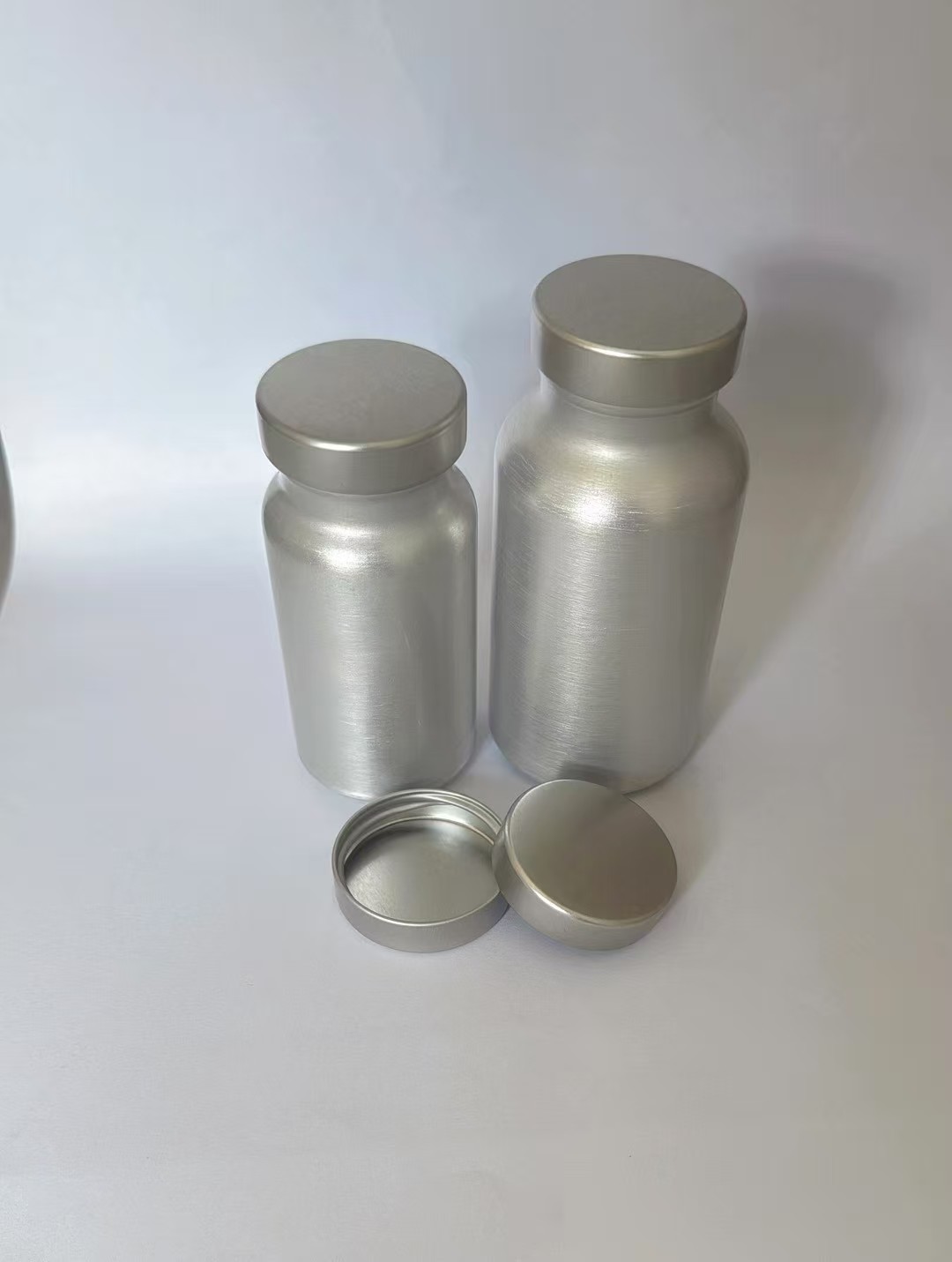 uniseel-aluminum-bottles-screw-neck-packaging.jpg