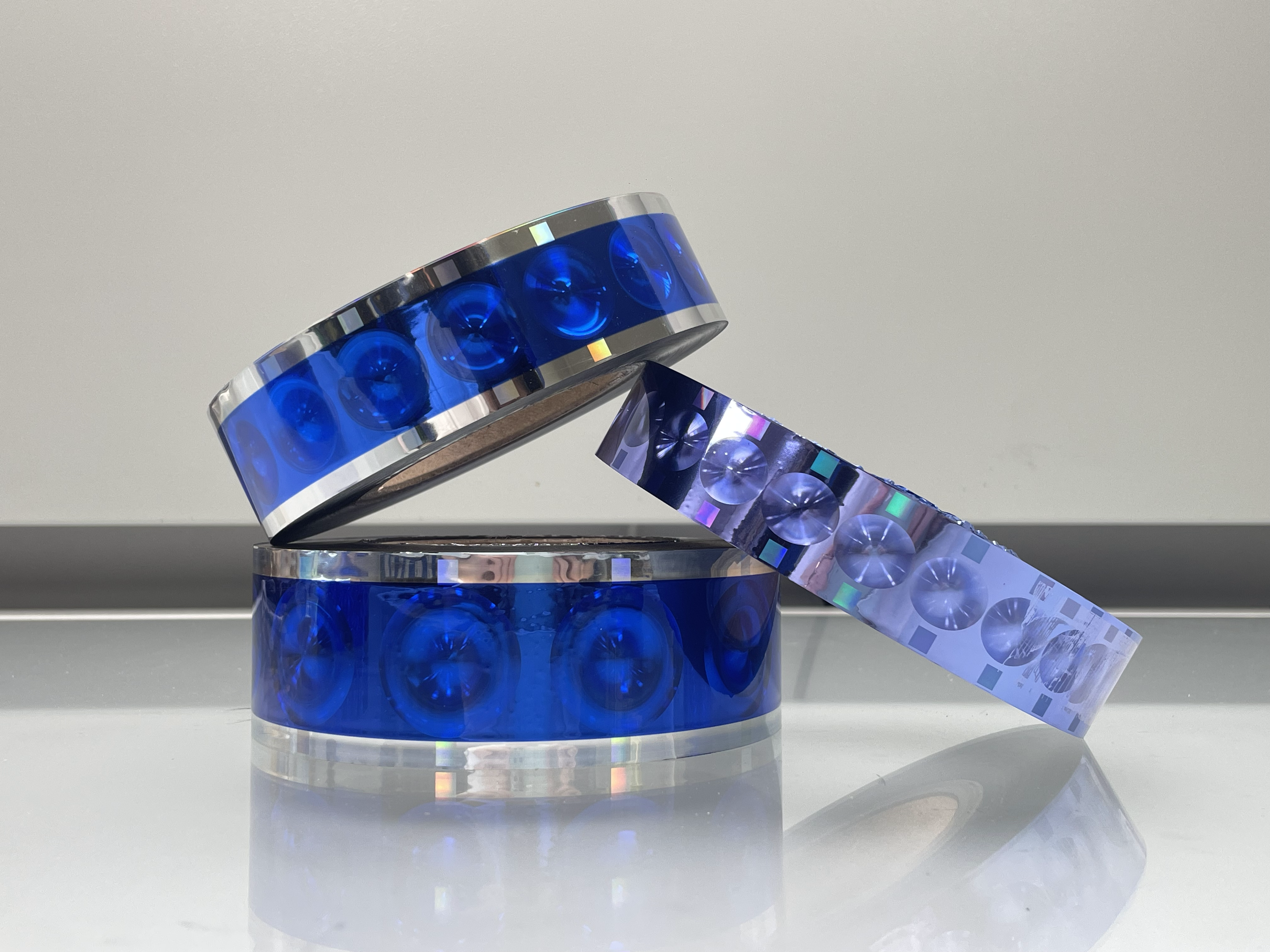 Cat-Eye Registered Holographic Cold Foils