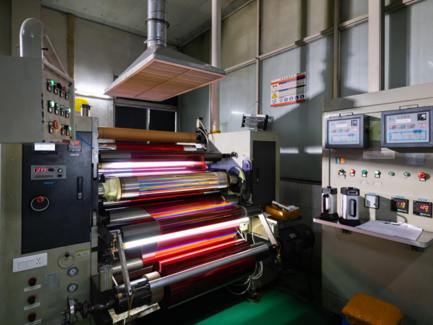 How does cold foil stamping work in flexographic printing processes?