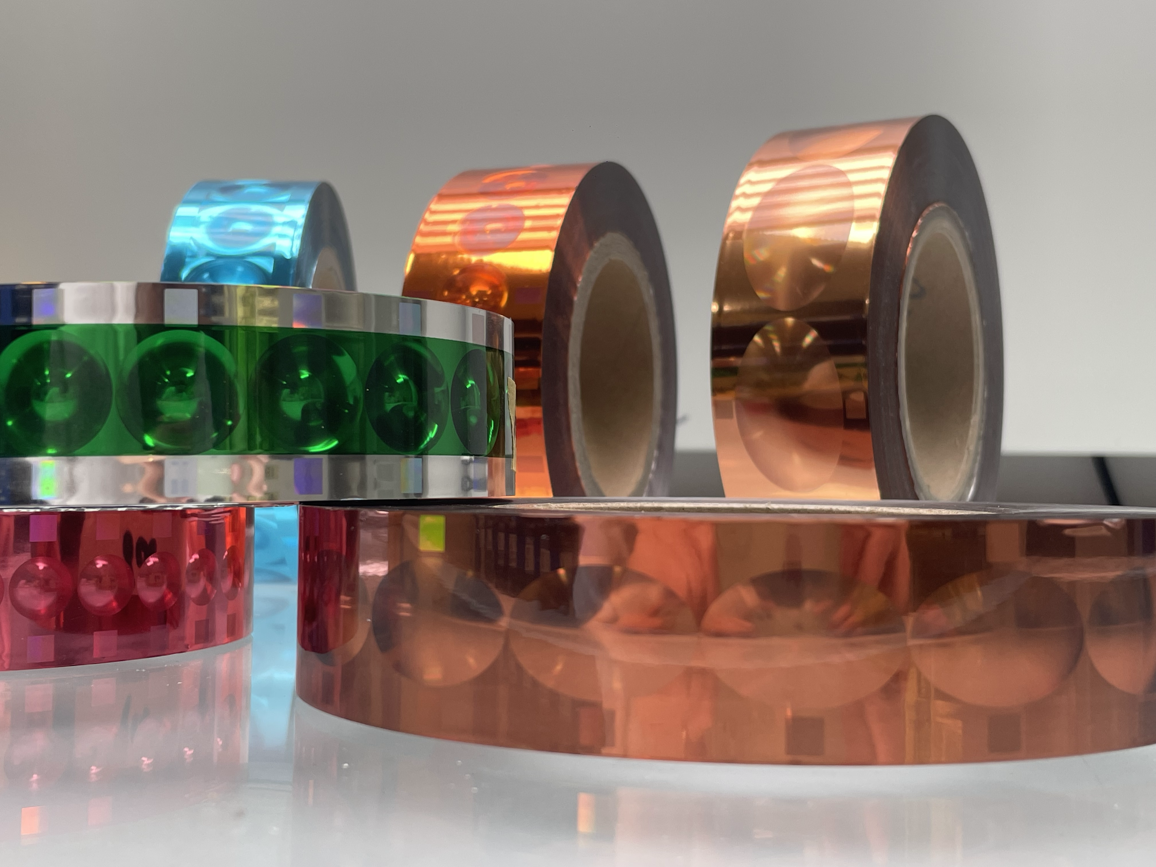 How to Select the Right Holographic Foil Pattern for Brand Packaging
