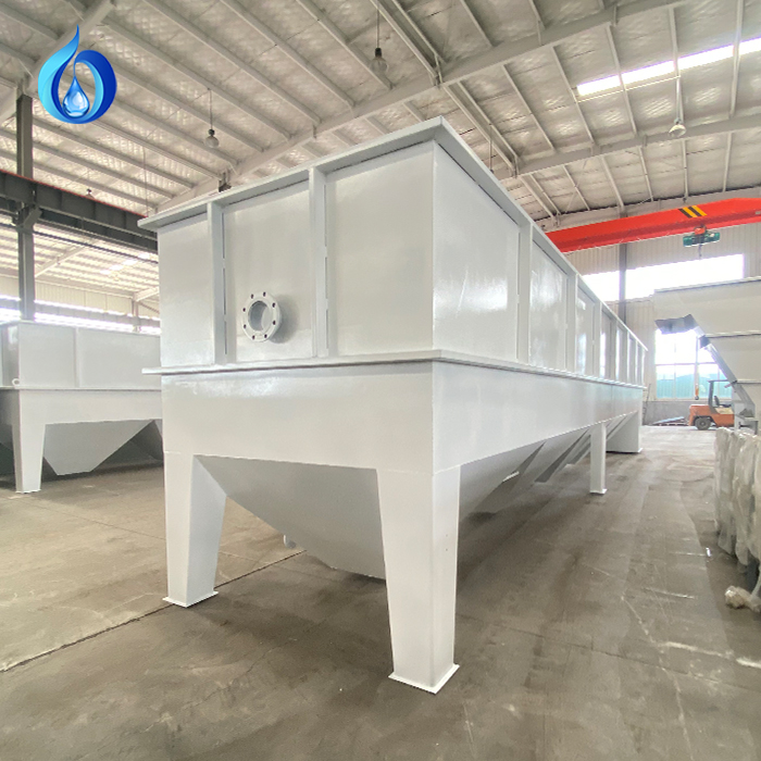 Which flow rate can one standard lamella clarifier module process each hour?