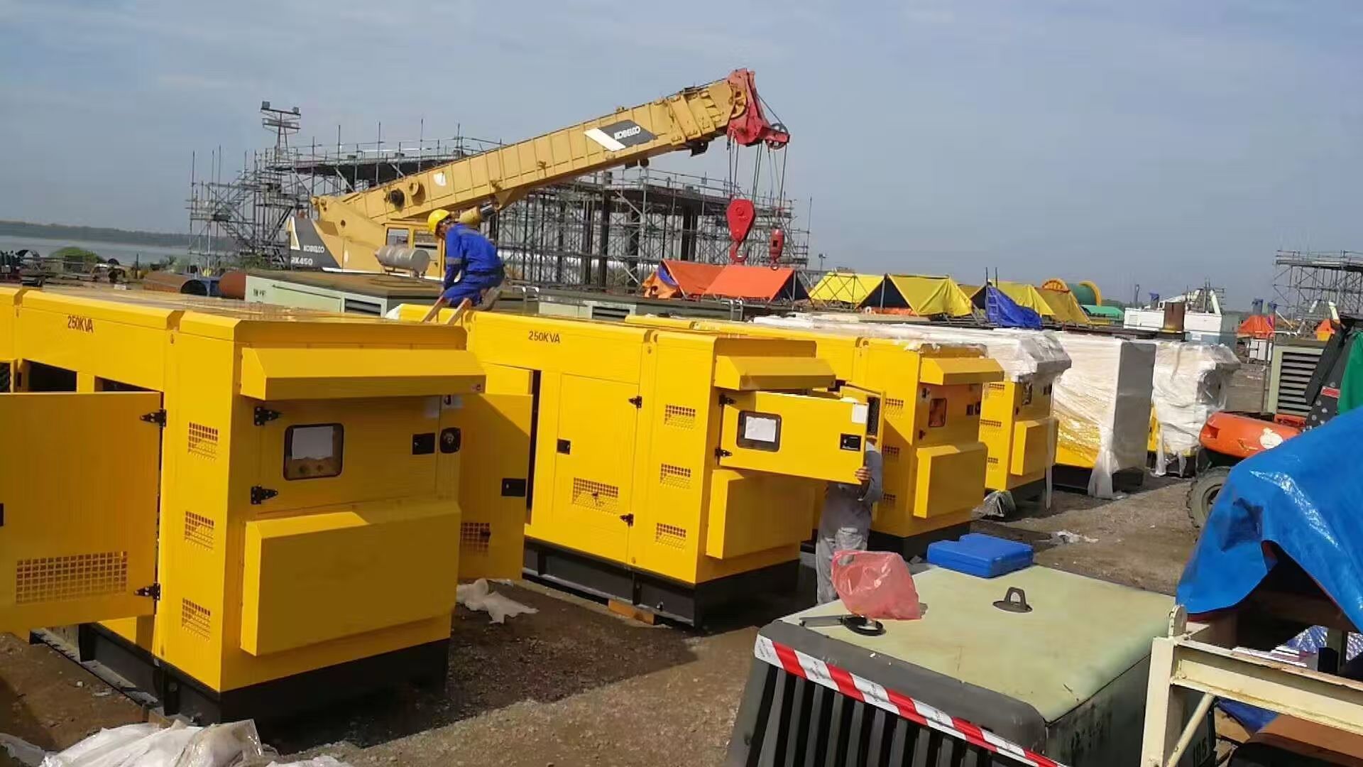 Low Noise 250KVA Cummins Super Silent Genset for Angola Building Projects (1).jpg