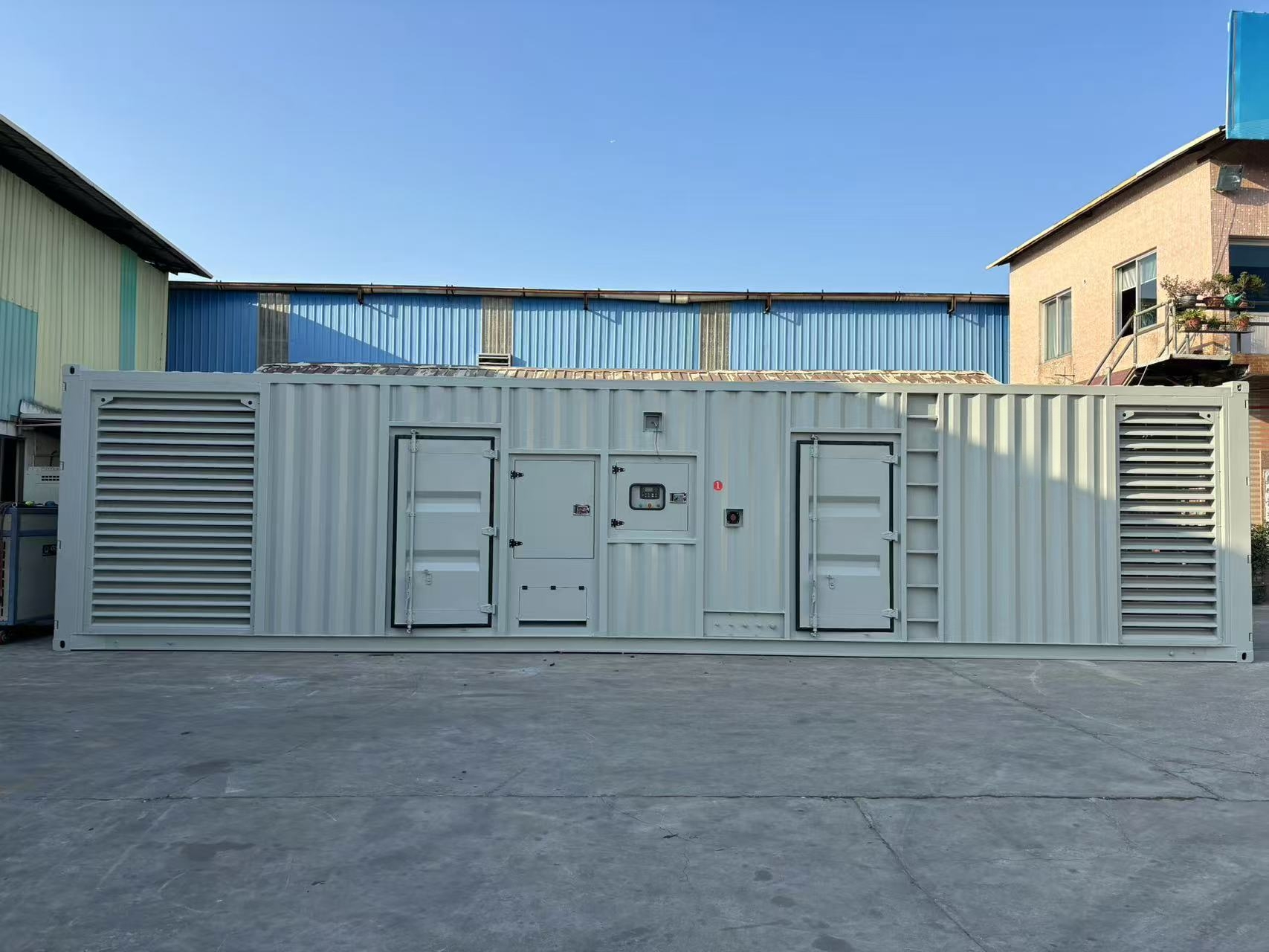 Stable Voltage 1400KVA Cummins Generator for Somalia Hospitality Industry