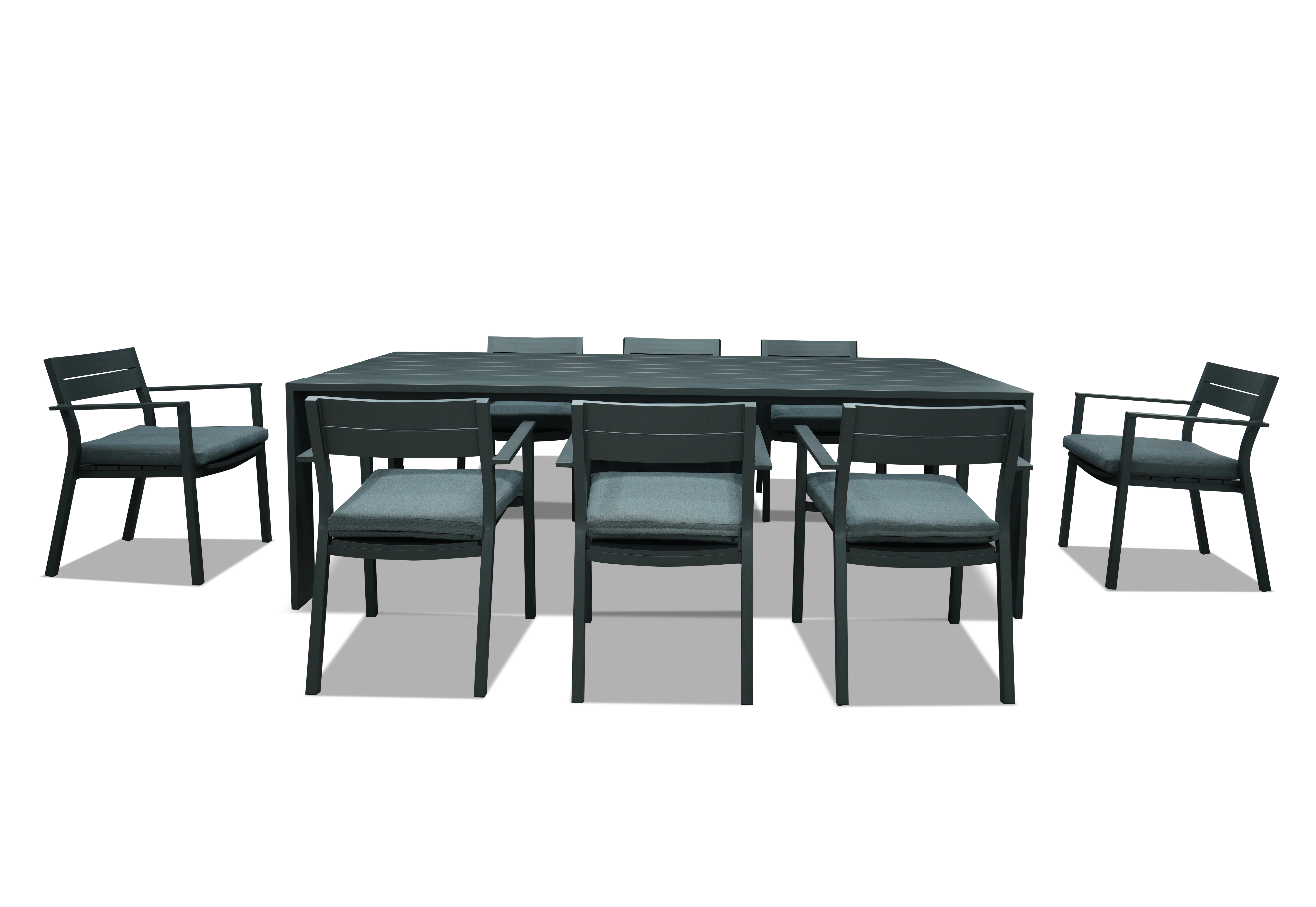Spacious Design for Comfortable Group Dining