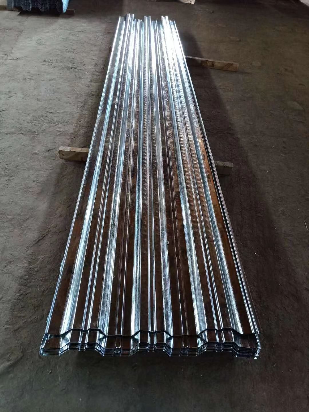 Applications of Galvanized Metal Decking in Industrial Construction