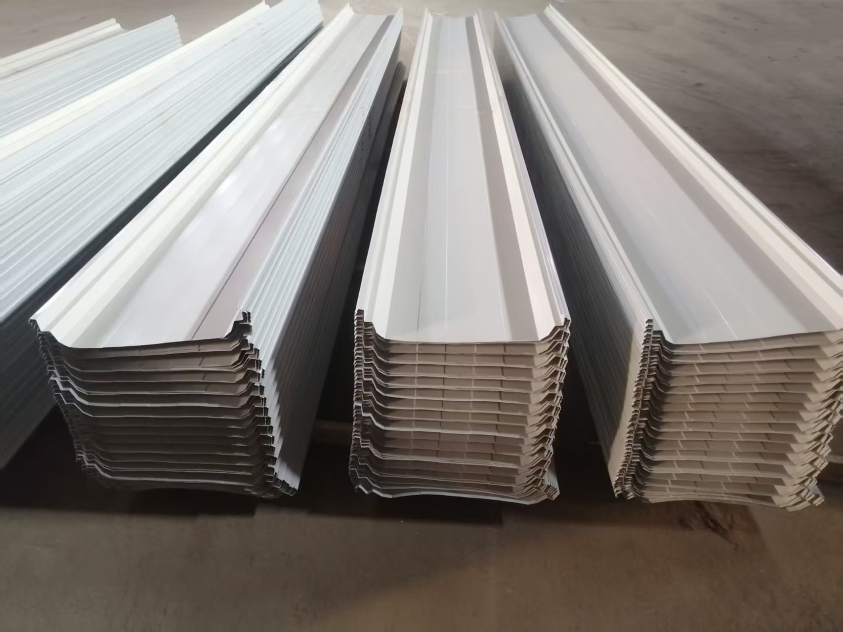 Evaluating the Quality of Color Coated Roofing Sheets for Bulk Orders
