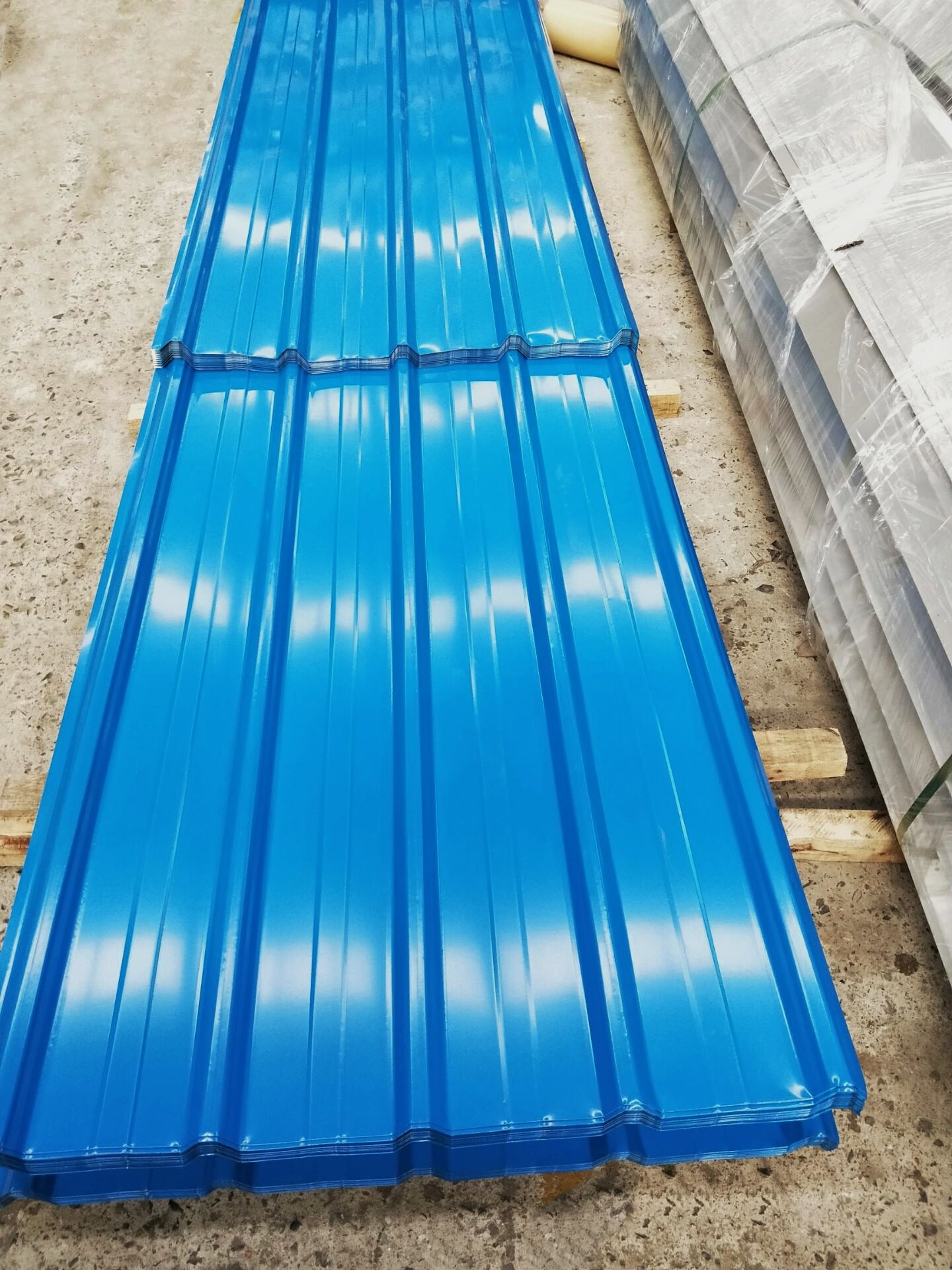 Application Scenarios for Color Coated Steel Sheets in Construction