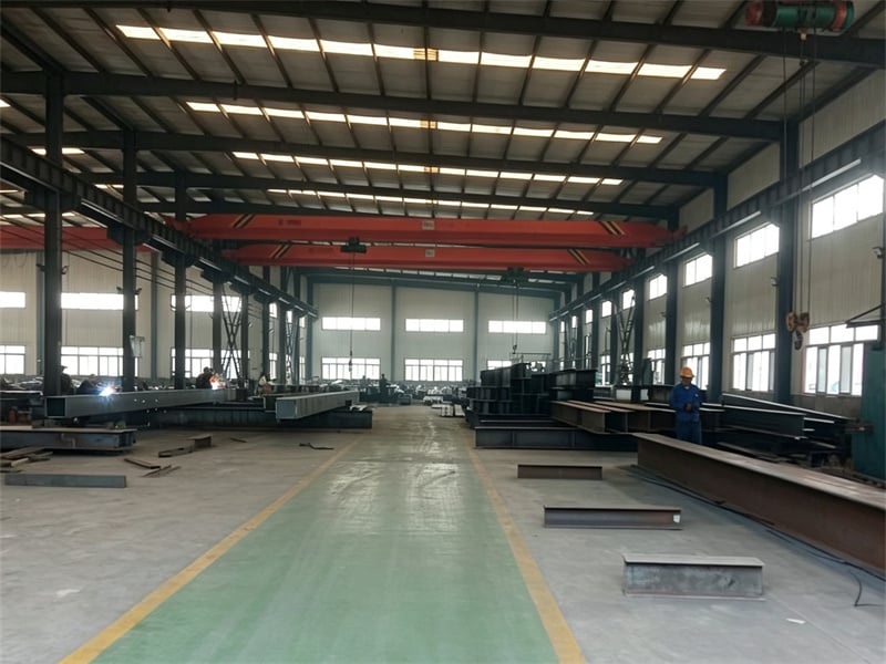 Steel structure factory established. 