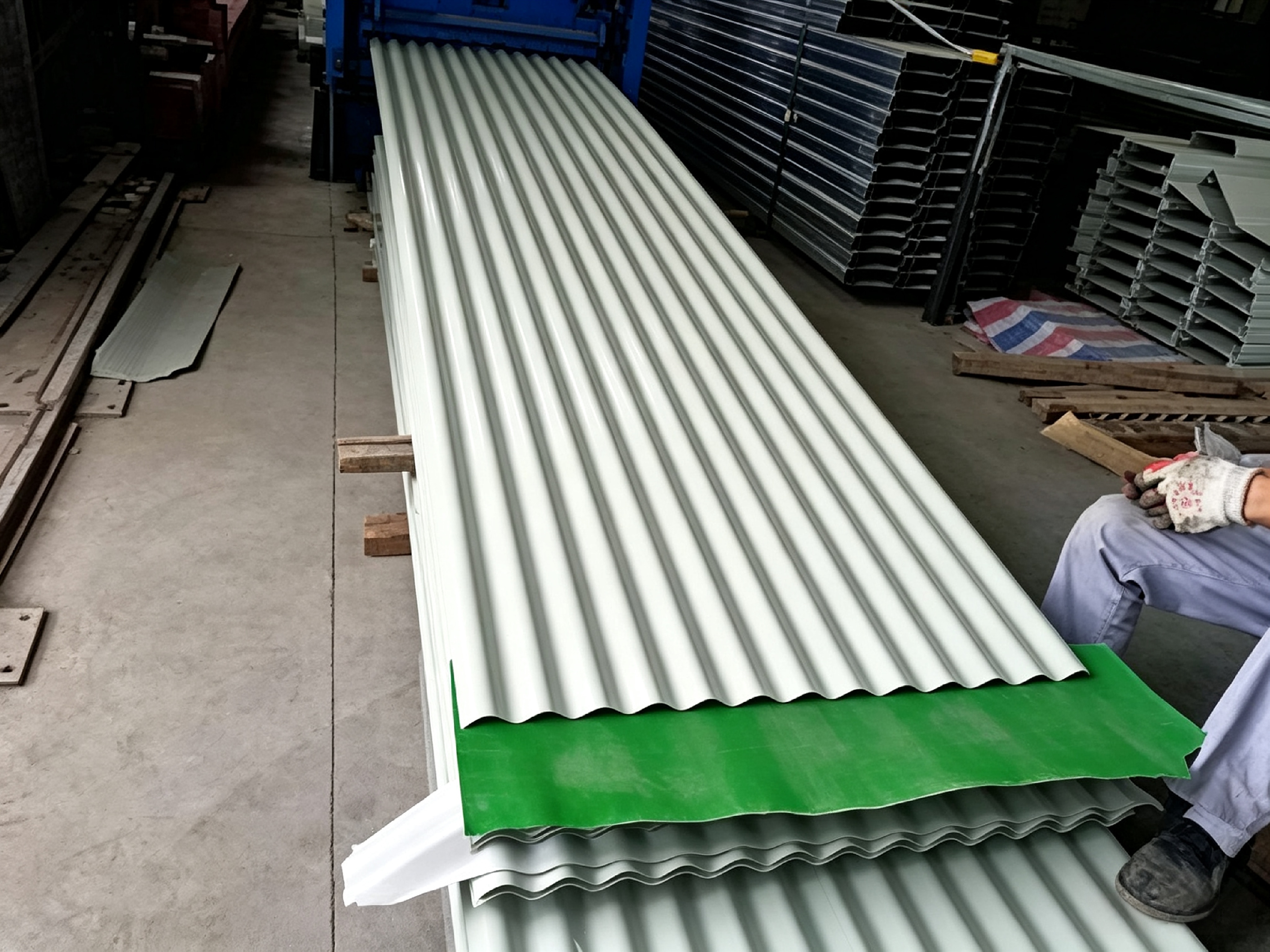 Applications of Curved Roofing Sheets in Various Construction Projects