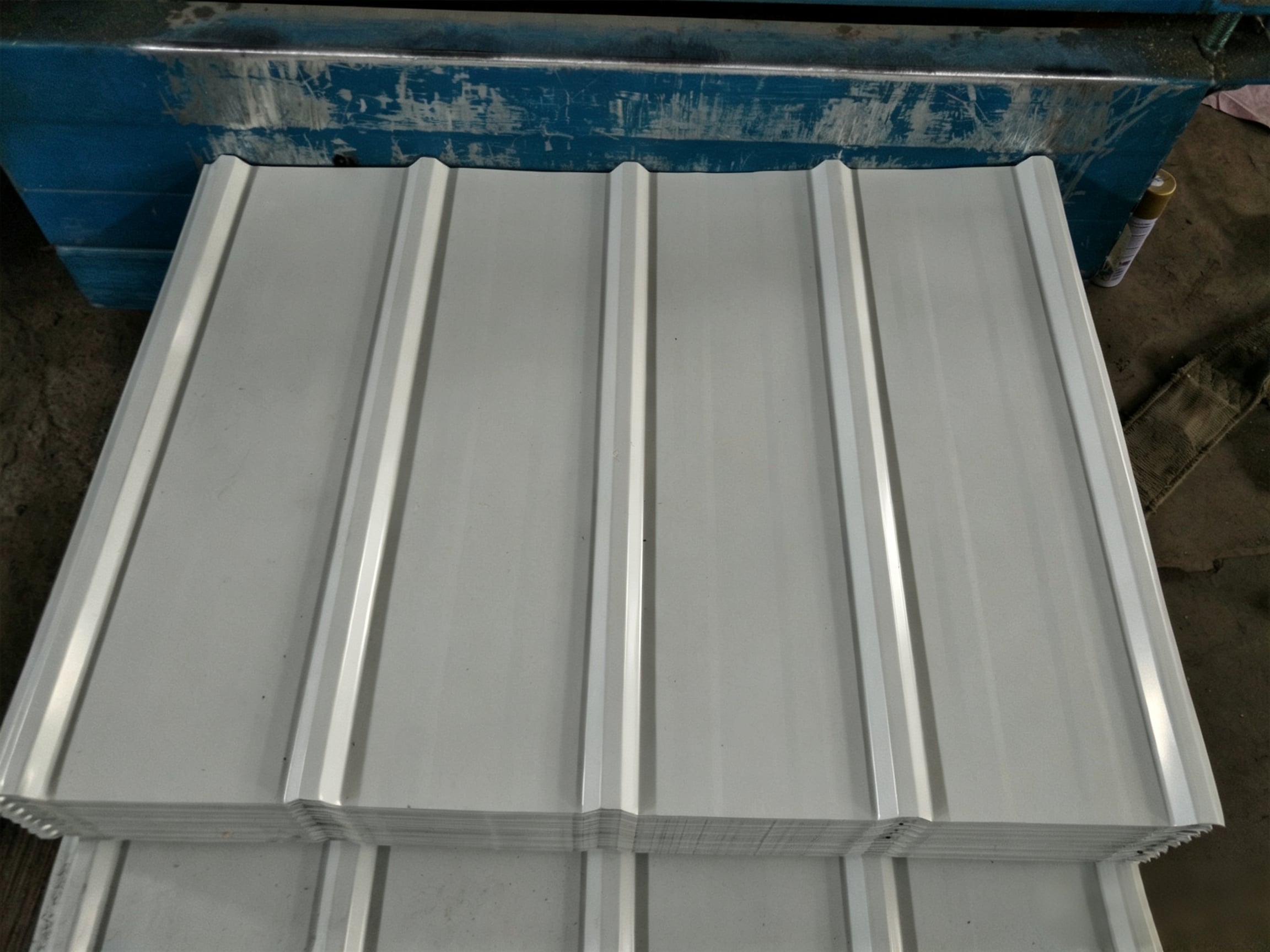 Cost Factors to Consider When Purchasing Black Metal Roof Panels
