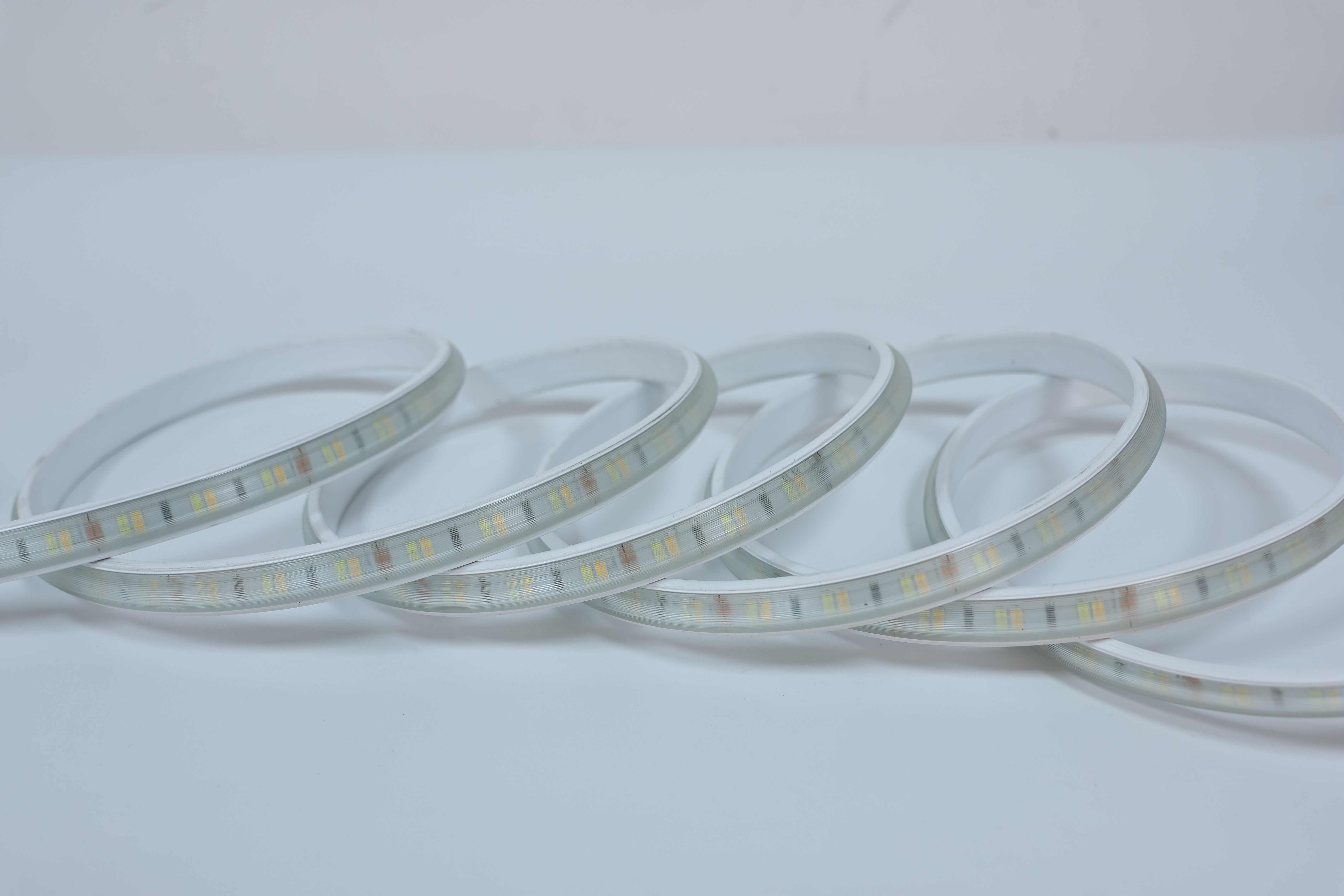 Kit di strisce luminose LED alimentate a energia solare, 10 metri con doppia temperatura di colore bianco (3000K/6500K) e telecomando, valutazione IP65 per illuminazione da giardino esterna