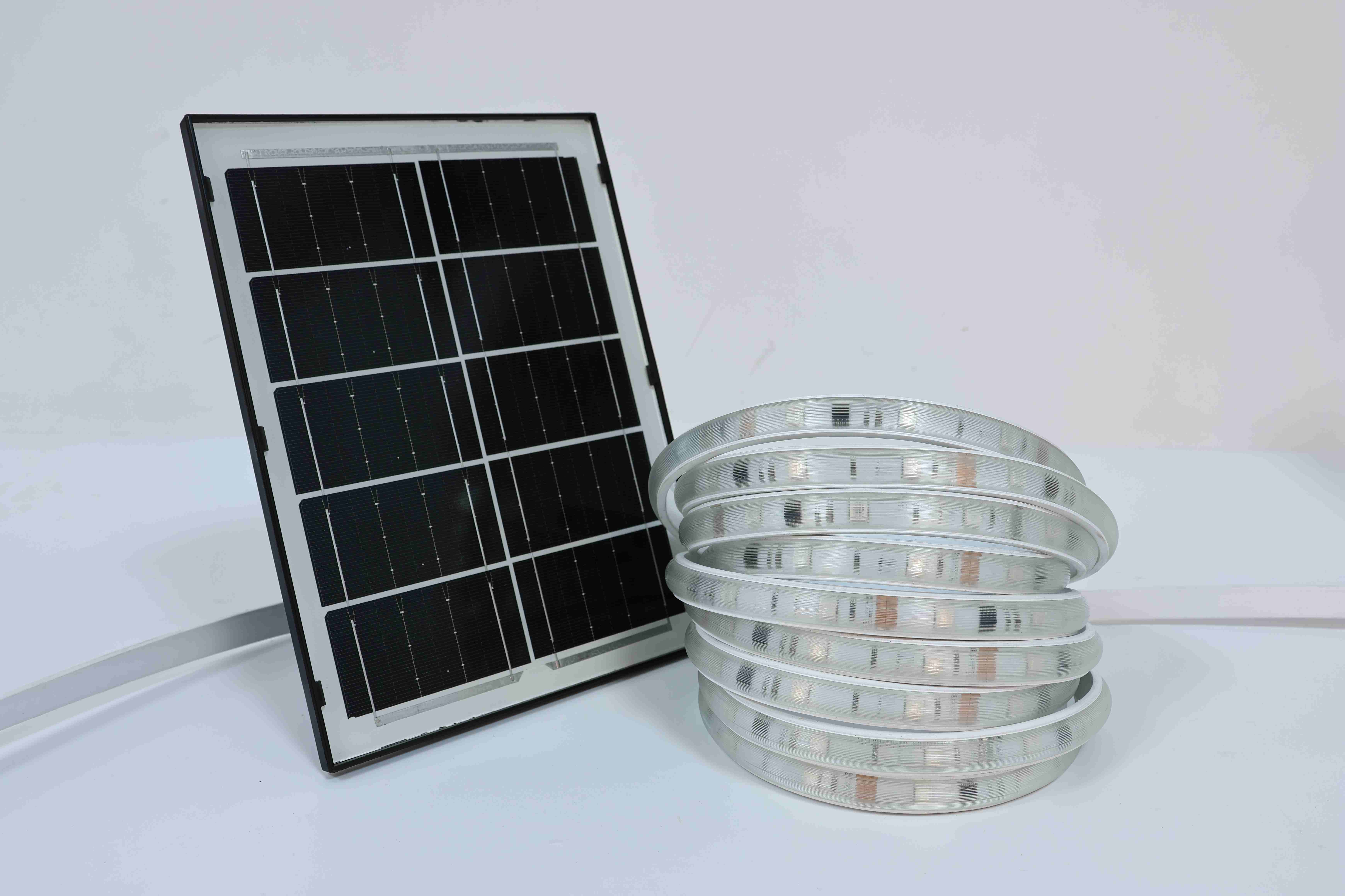 Kit di strisce LED ad indirizzamento solare con effetti dinamici multicolore, 10 metri, con telecomando, per illuminazione da esterno in giardino