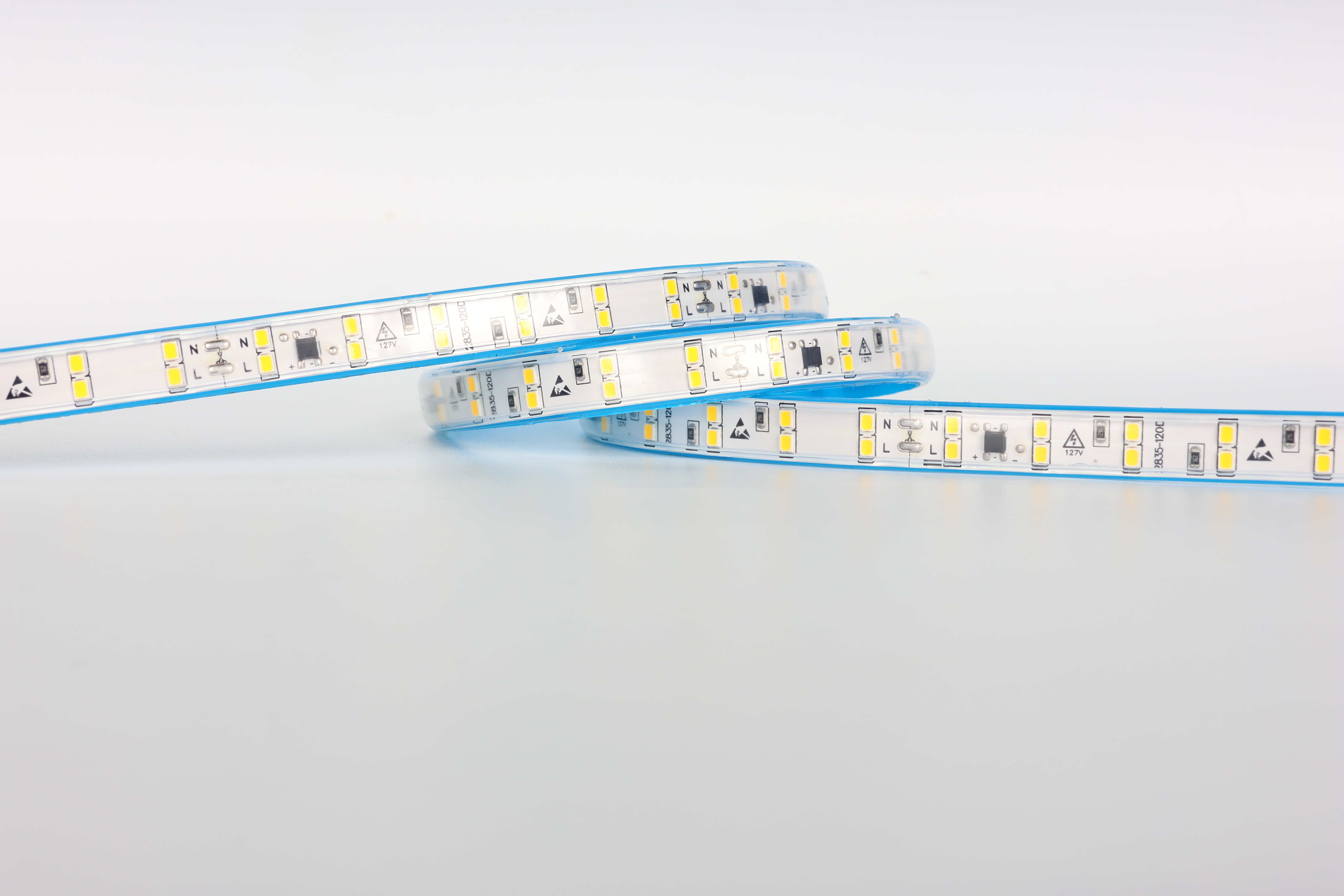 striscia LED ad alta tensione da 220 V, colore singolo, corrente alternata 220–240 V, IP65, profilo a cupola per illuminazione di contorni edili e facciate.