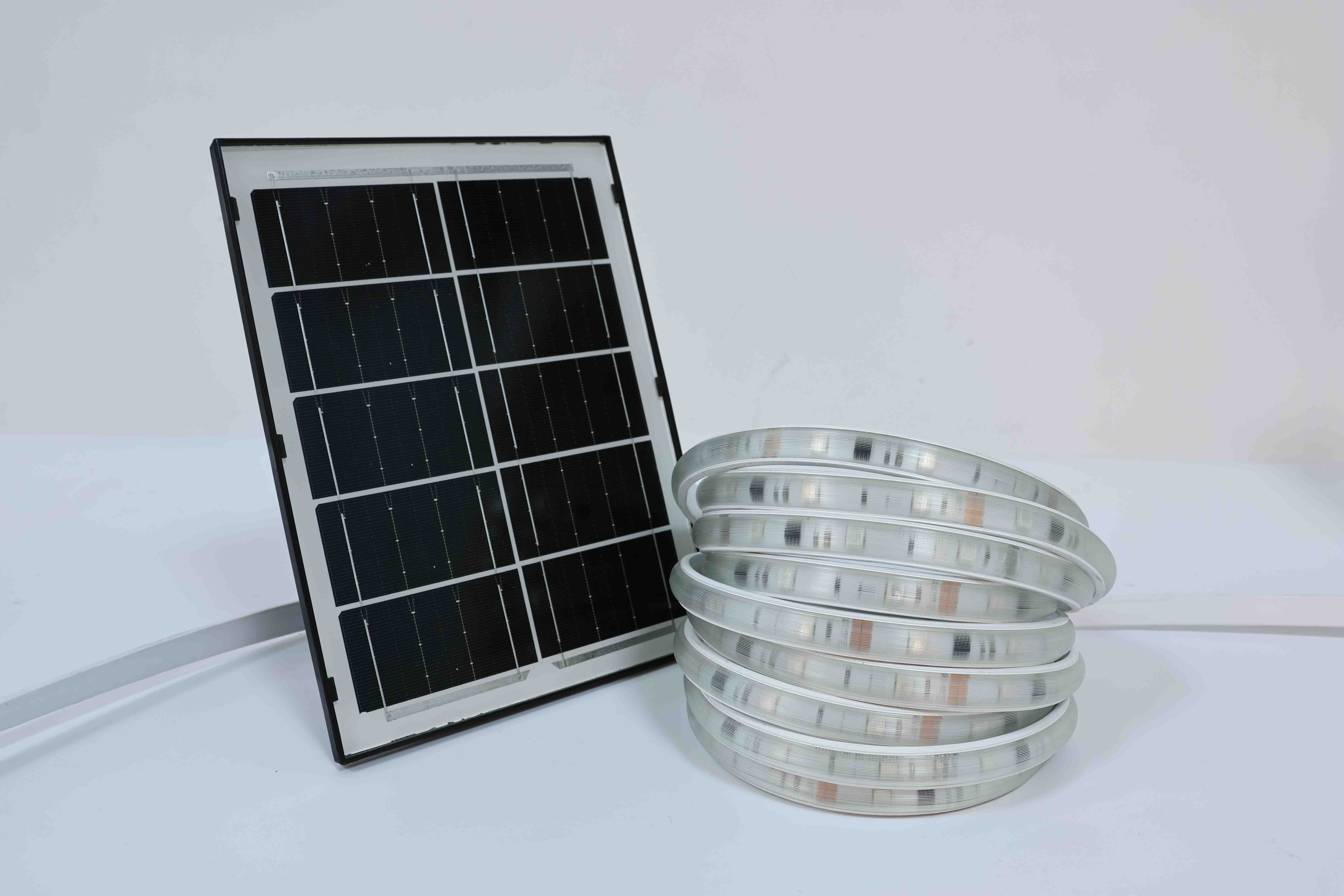 Kit di strisce LED ad indirizzamento solare con effetti dinamici multicolore, 10 metri, con telecomando, per illuminazione da esterno in giardino
