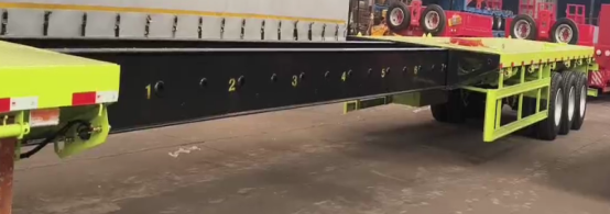 Extendable flatbed semi trailer