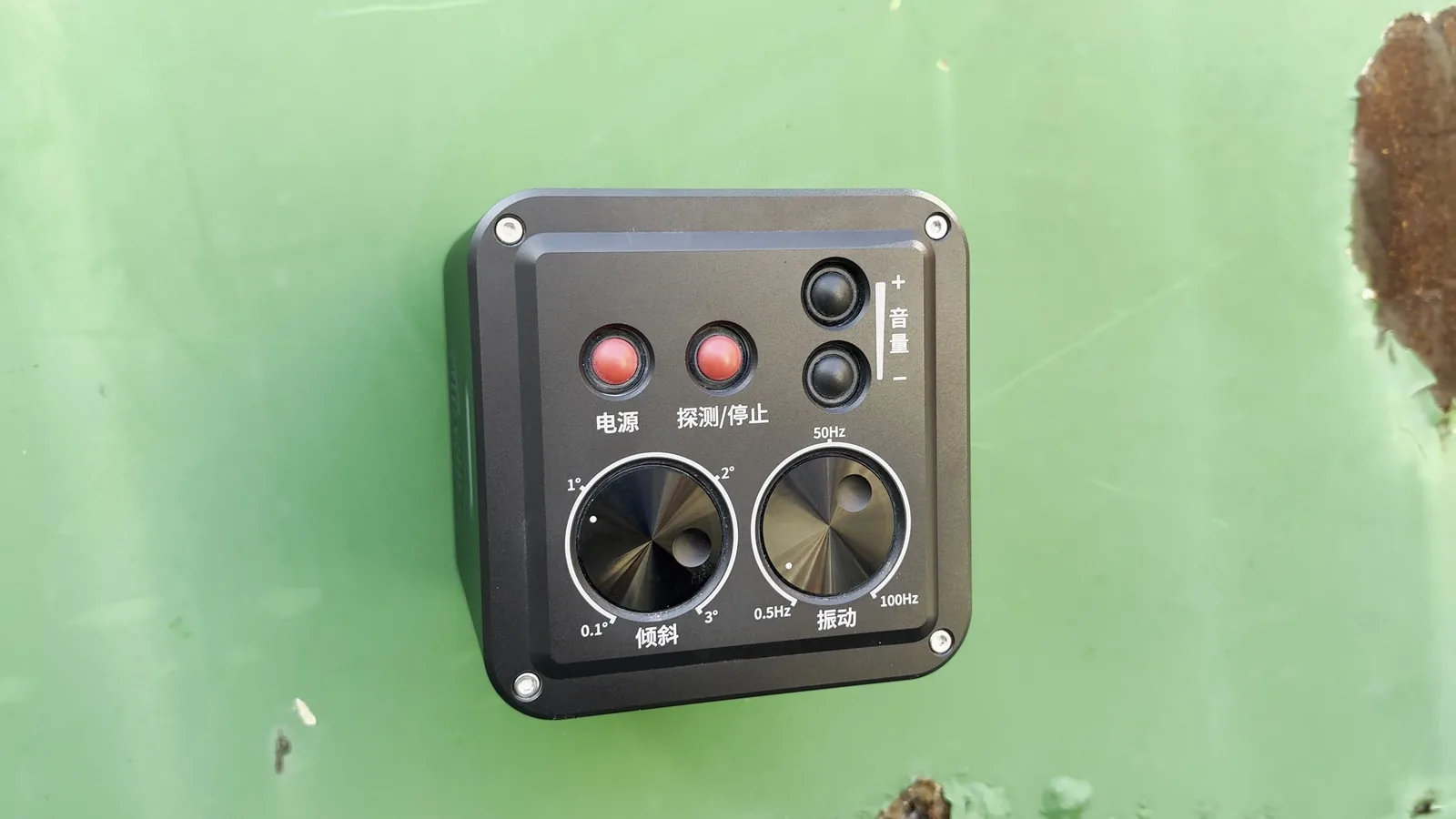 LSJ LS-D01 magnetically mounted on a painted steel tank wall for hazardous chemical environment tilt monitoring
