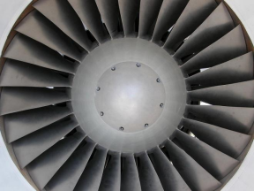 Cur motoria aeronautica paleas integratas utuntur? Clavis volandi sunt!