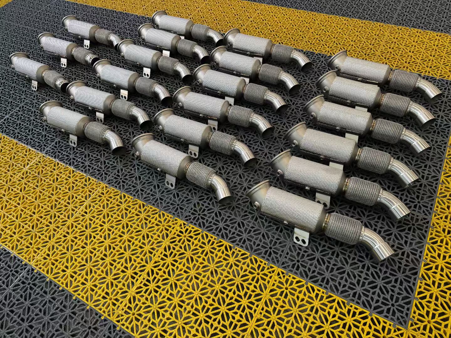Catted Downpipe – Premium High-Flow Catalytic Converters for Performance Exhausts