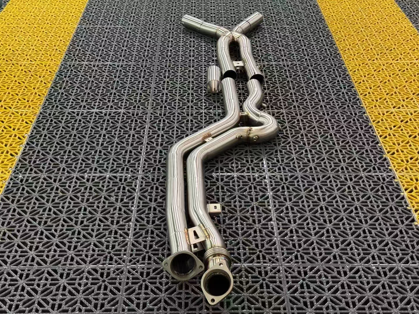 BMW G80 / G82 supplier