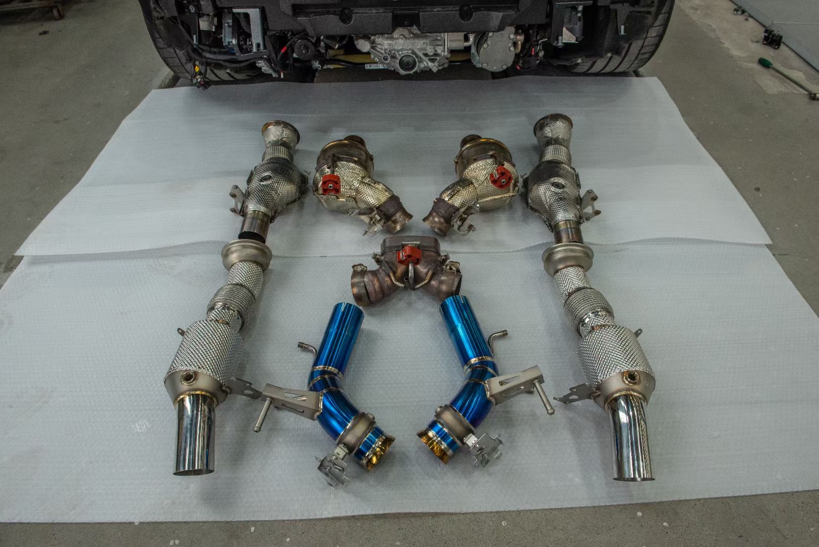 High-Performance Downpipe Exhaust System for Enhanced Power and Sound