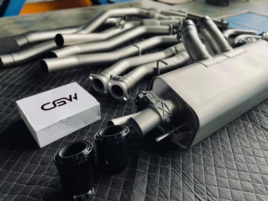 Aggiornamento del sistema di scarico CGW per Porsche Cayenne