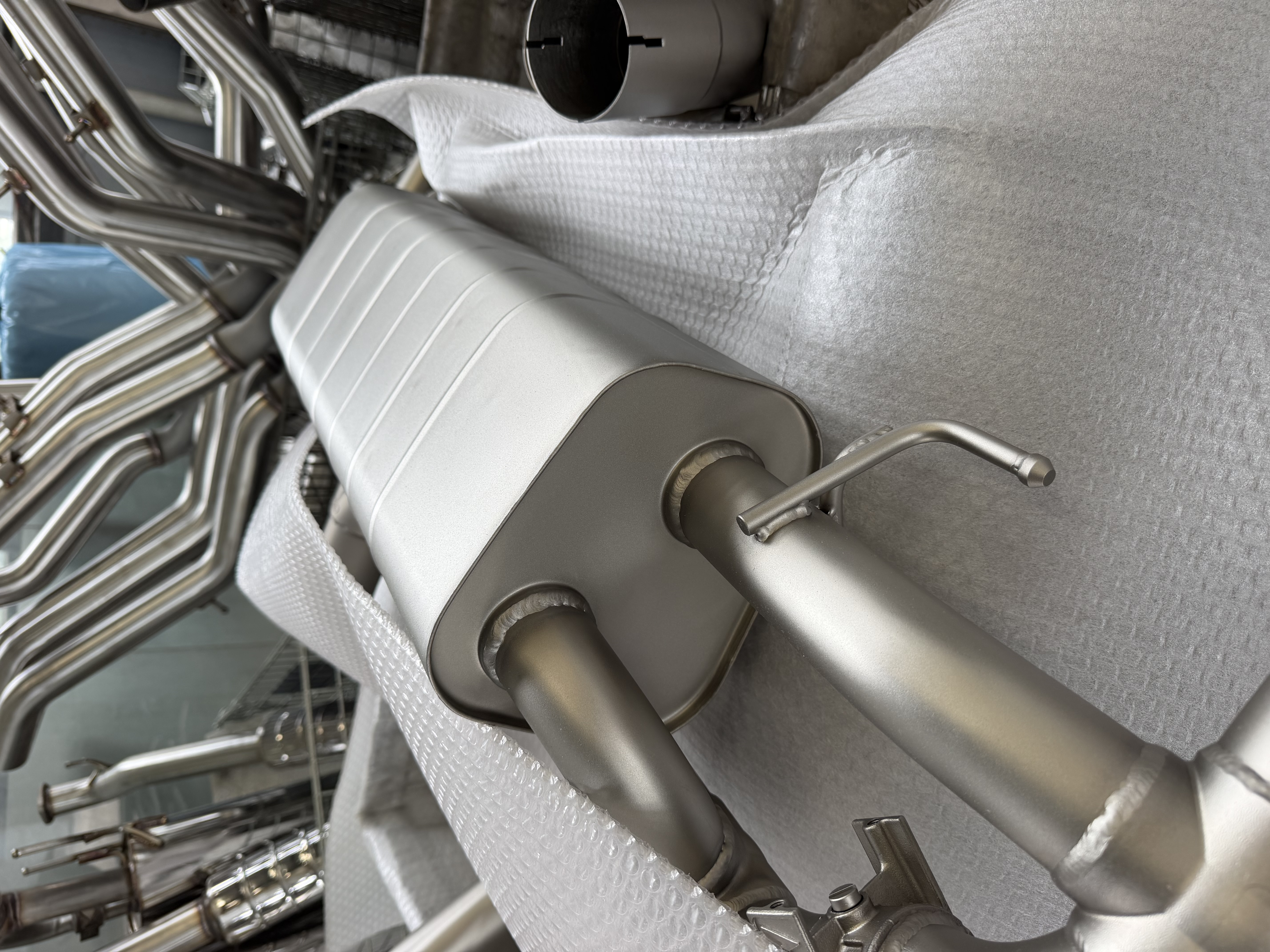 High-Performance Modified Muffler for Enhanced Exhaust Sound and Flow