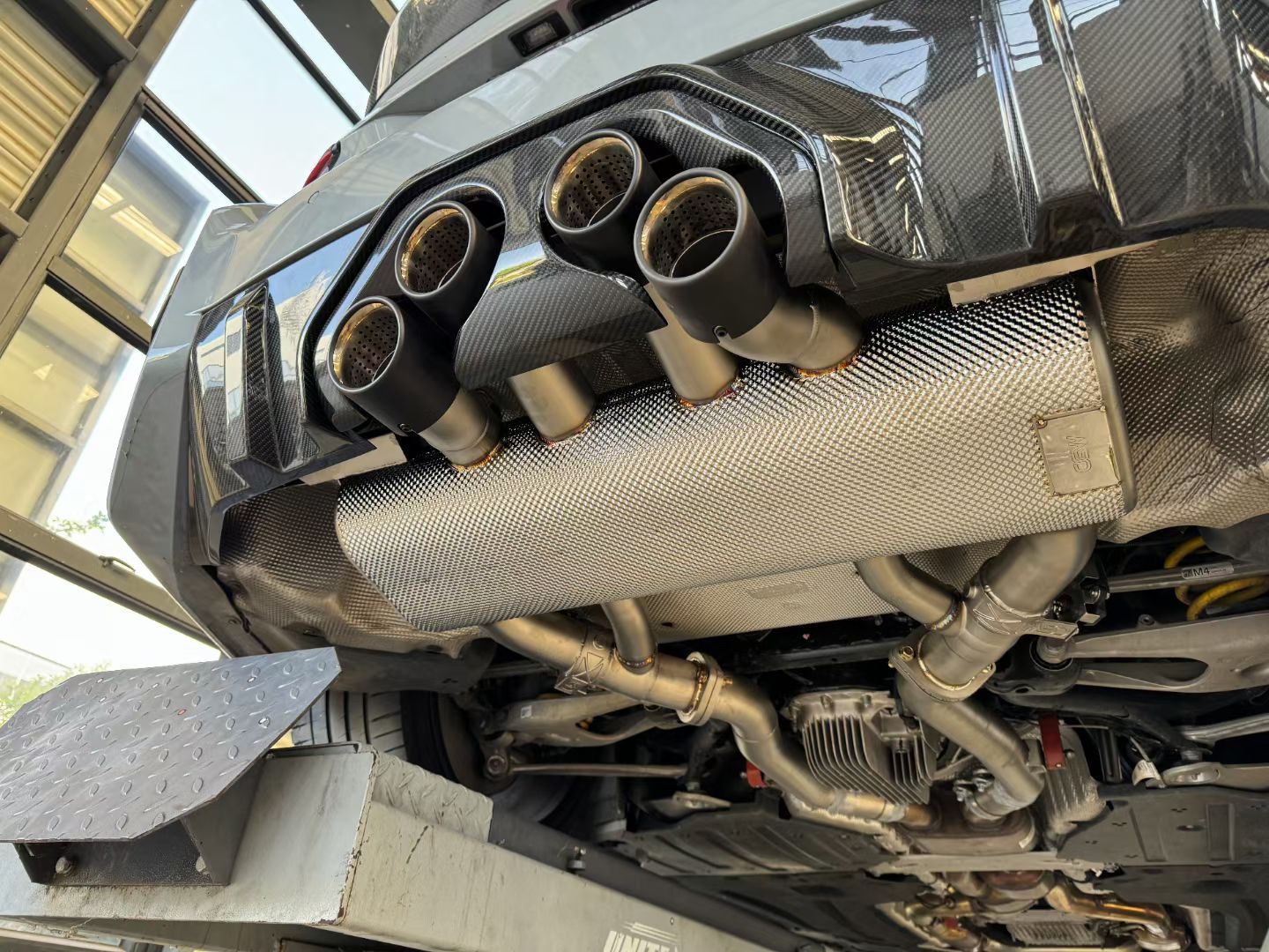 Aggiornamento del sistema di scarico CGW per BMW G87 M2