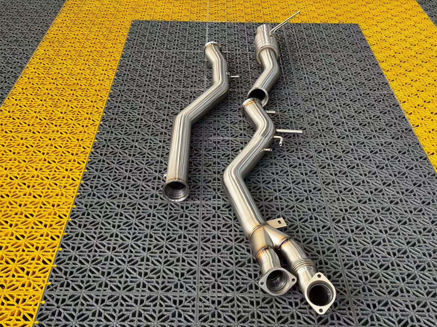 High-Performance Cat Back Exhaust System for Enhanced Power and Sound