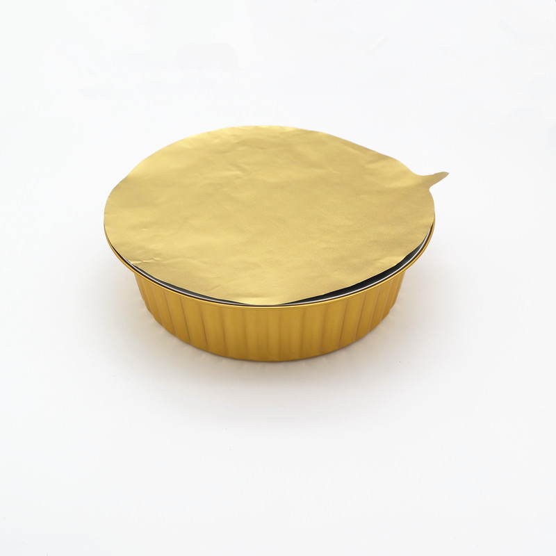En quoi les plats en aluminium avec couvercles se distinguent-ils des récipients alimentaires traditionnels ?