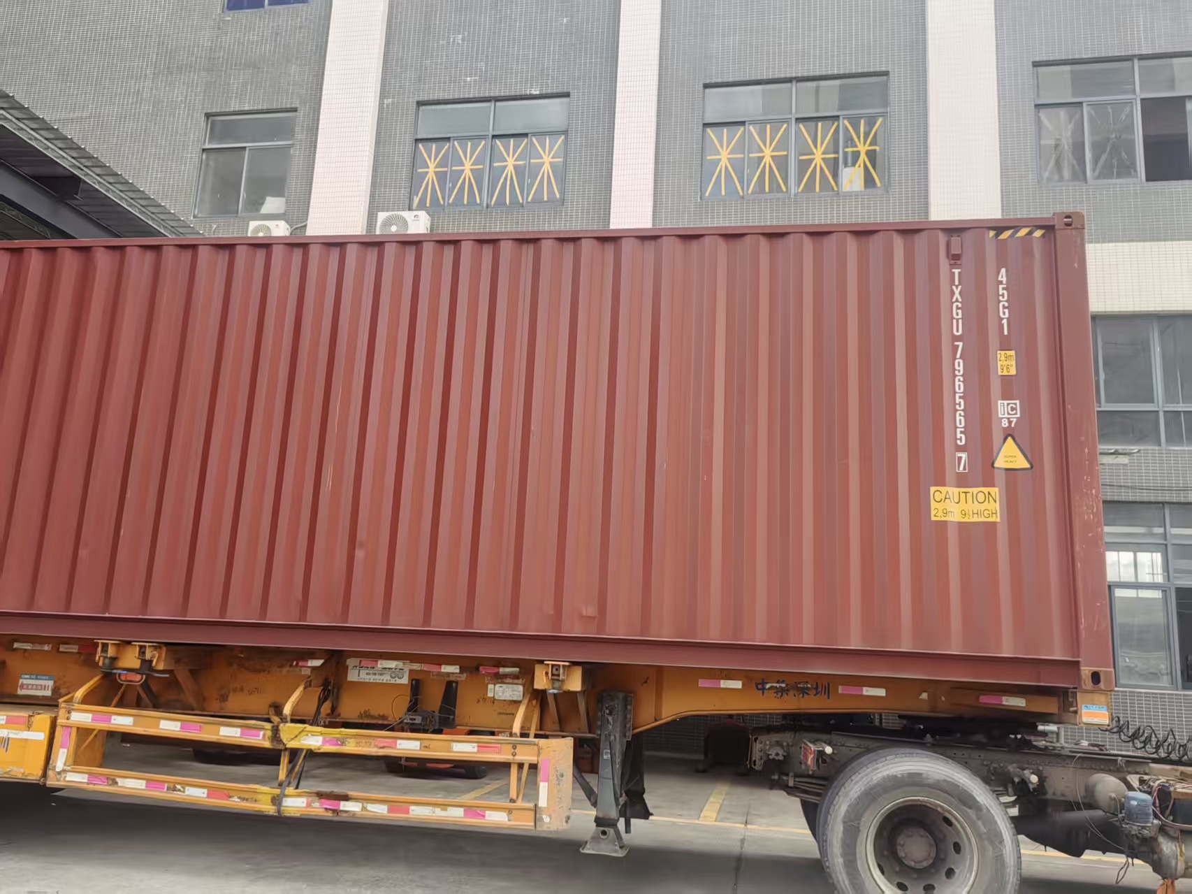 Cargo loading (8).jpg