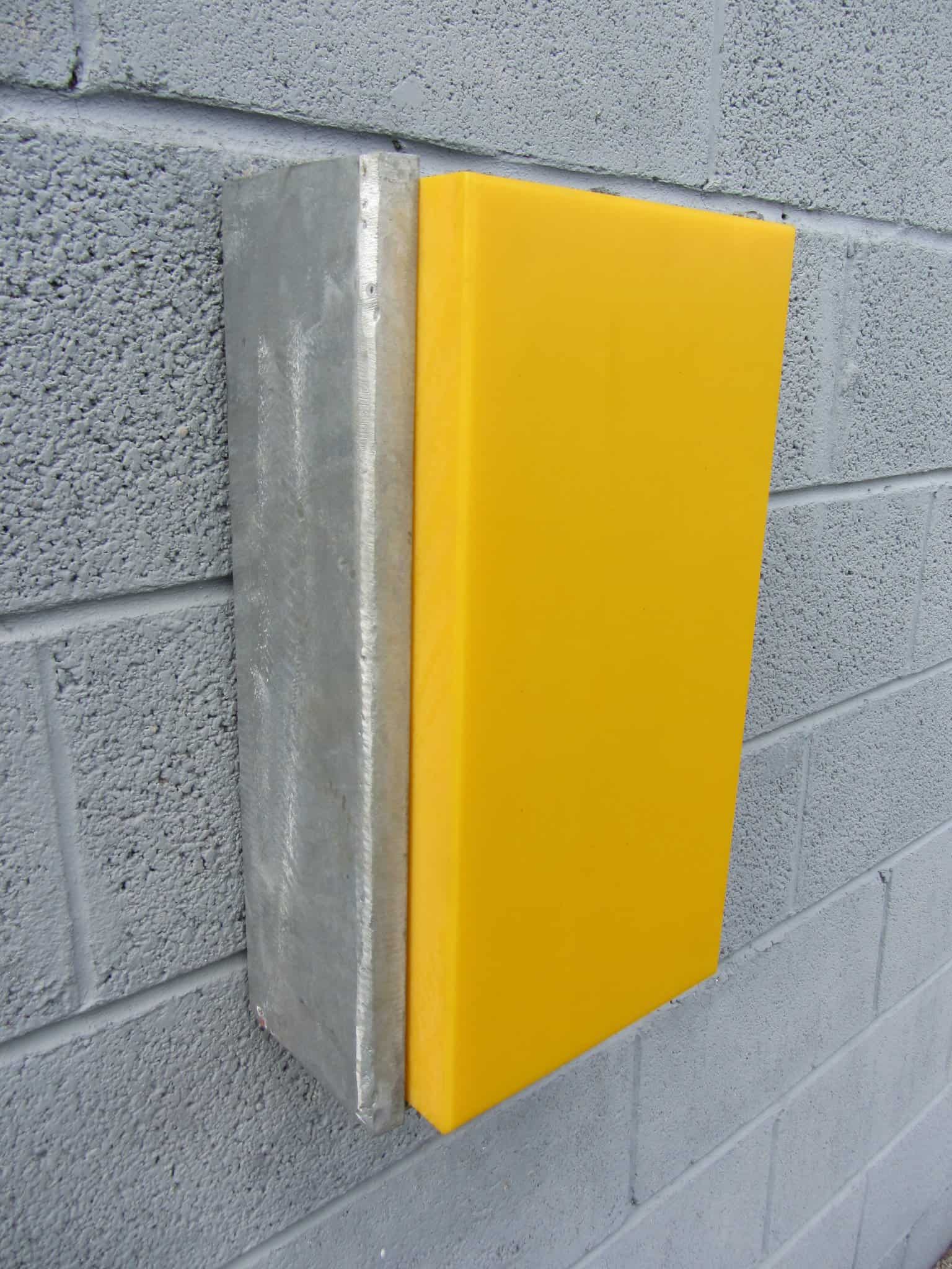 Protetor Vertical de Docas Resistente com Face em UHMWPE para Proteção de Paredes e Docas
