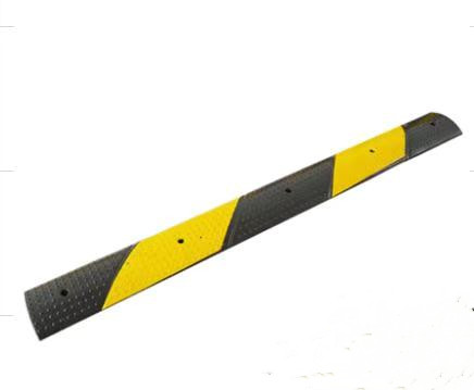 Heavy-Duty Reflective Rubber Speed Bump – High-Visibility Anti-Slip Speed Hump for Traffic Safety Control-100SB01-03-07