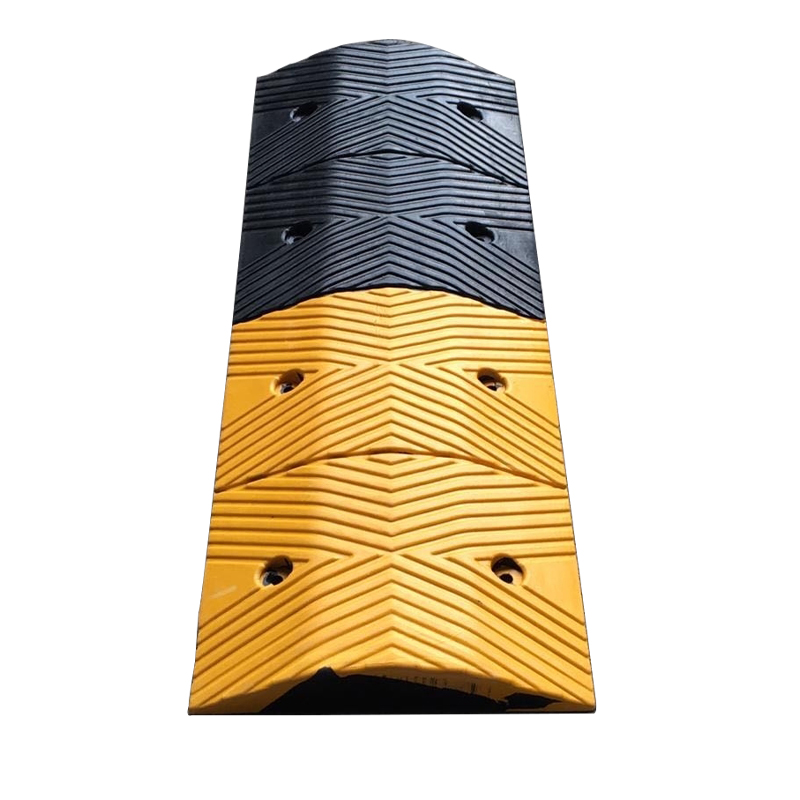 Lombada Redutora Profissional em Borracha Resistente com Tampa nas Extremidades – Lombada Modular de Alta Visibilidade para Segurança Viária – 100SB21