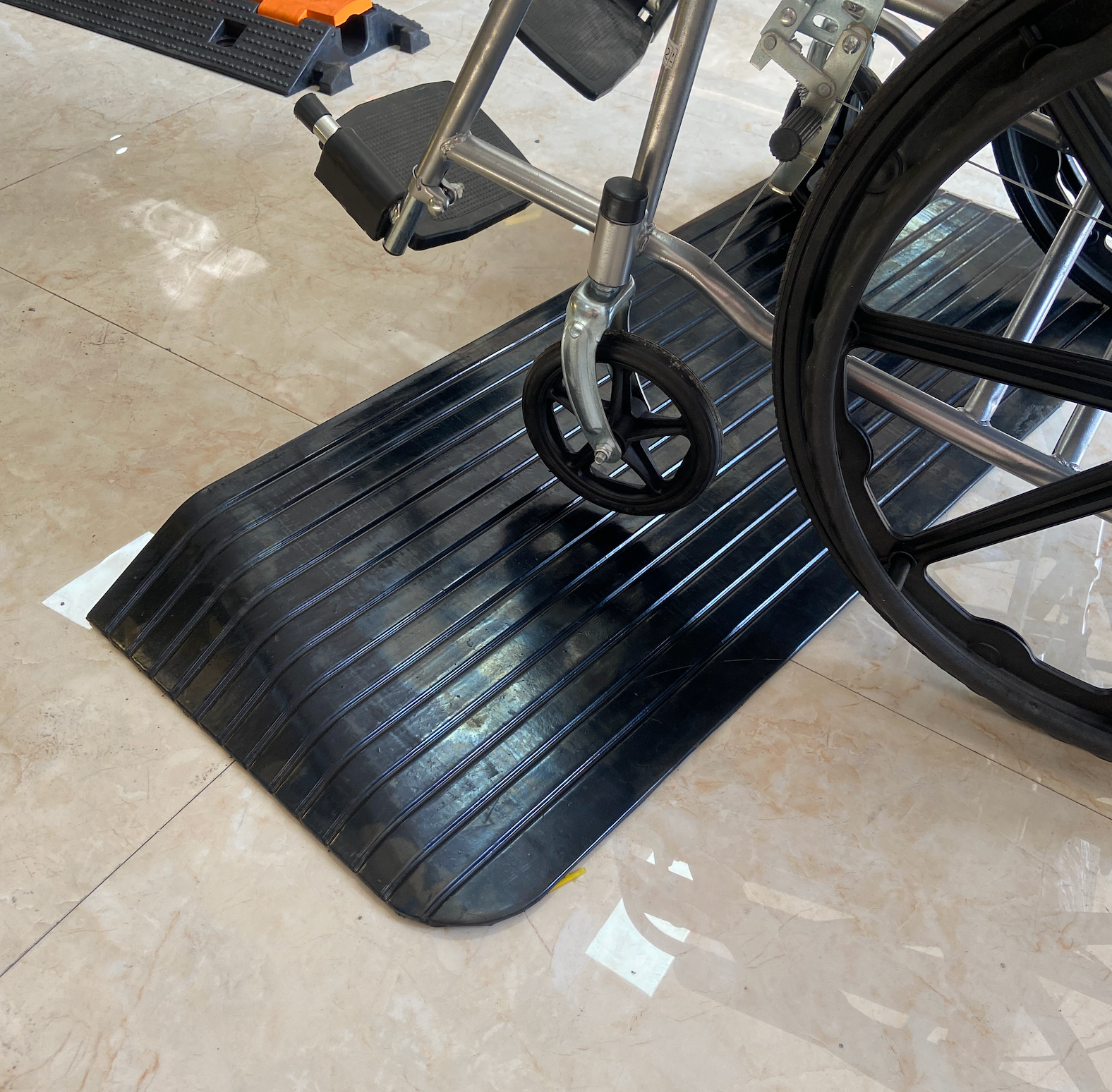 Heavy Duty Rubber Wheelchair Threshold Ramp
