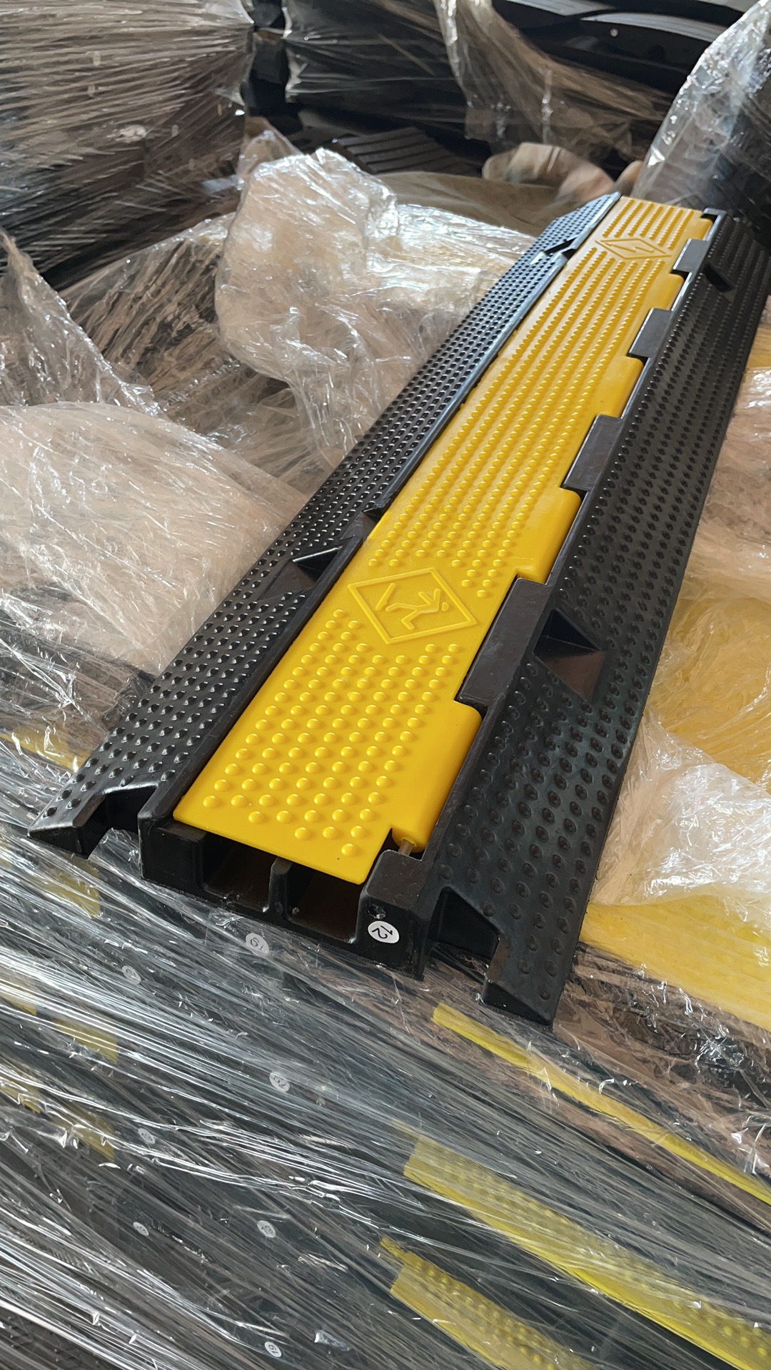 Can Curb Ramps Prevent Car Scraping on Steep Driveways—and Which Is Better, Rubber or Concrete?