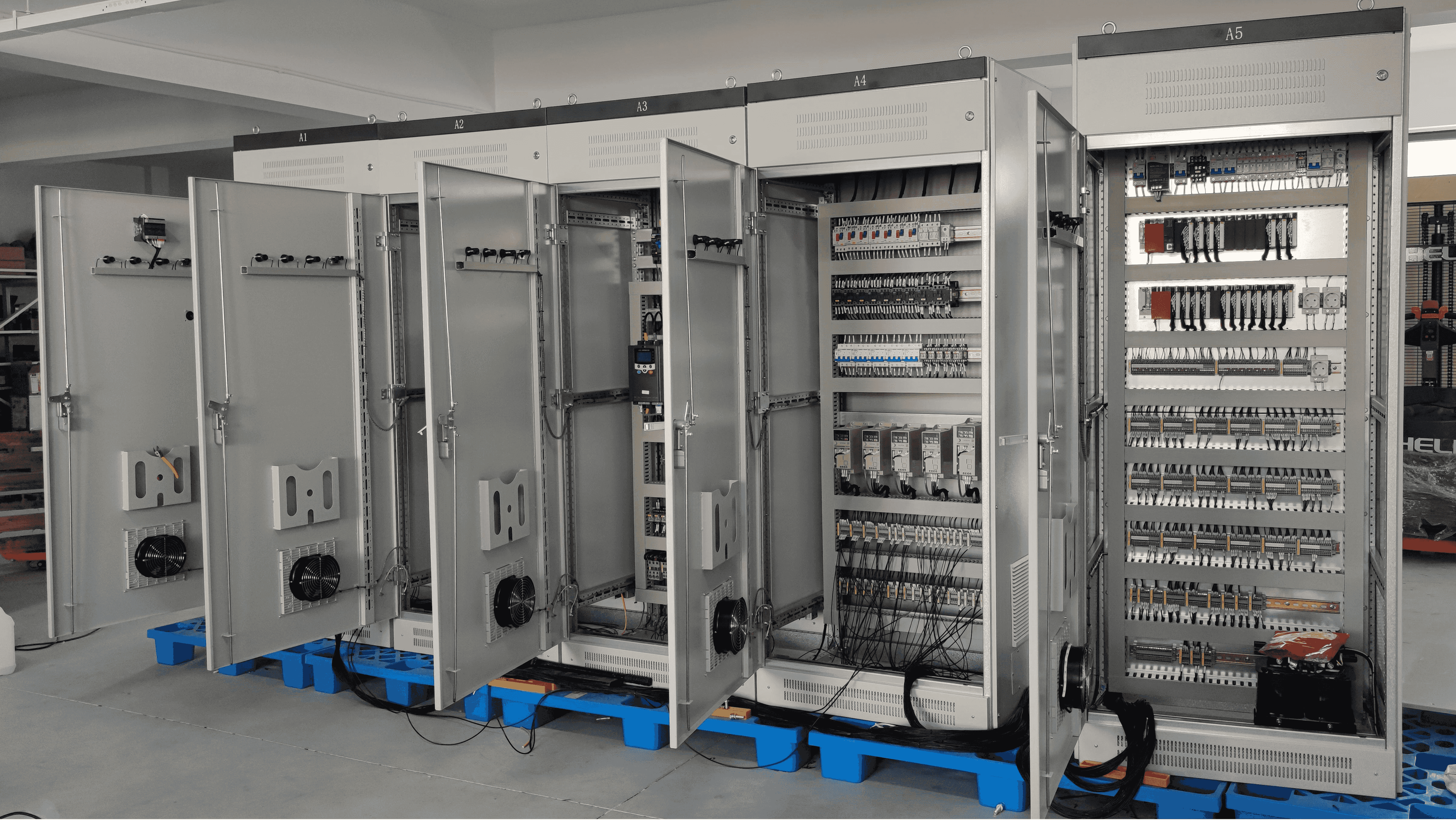 How to select LV switchgears for low-voltage power distribution systems?