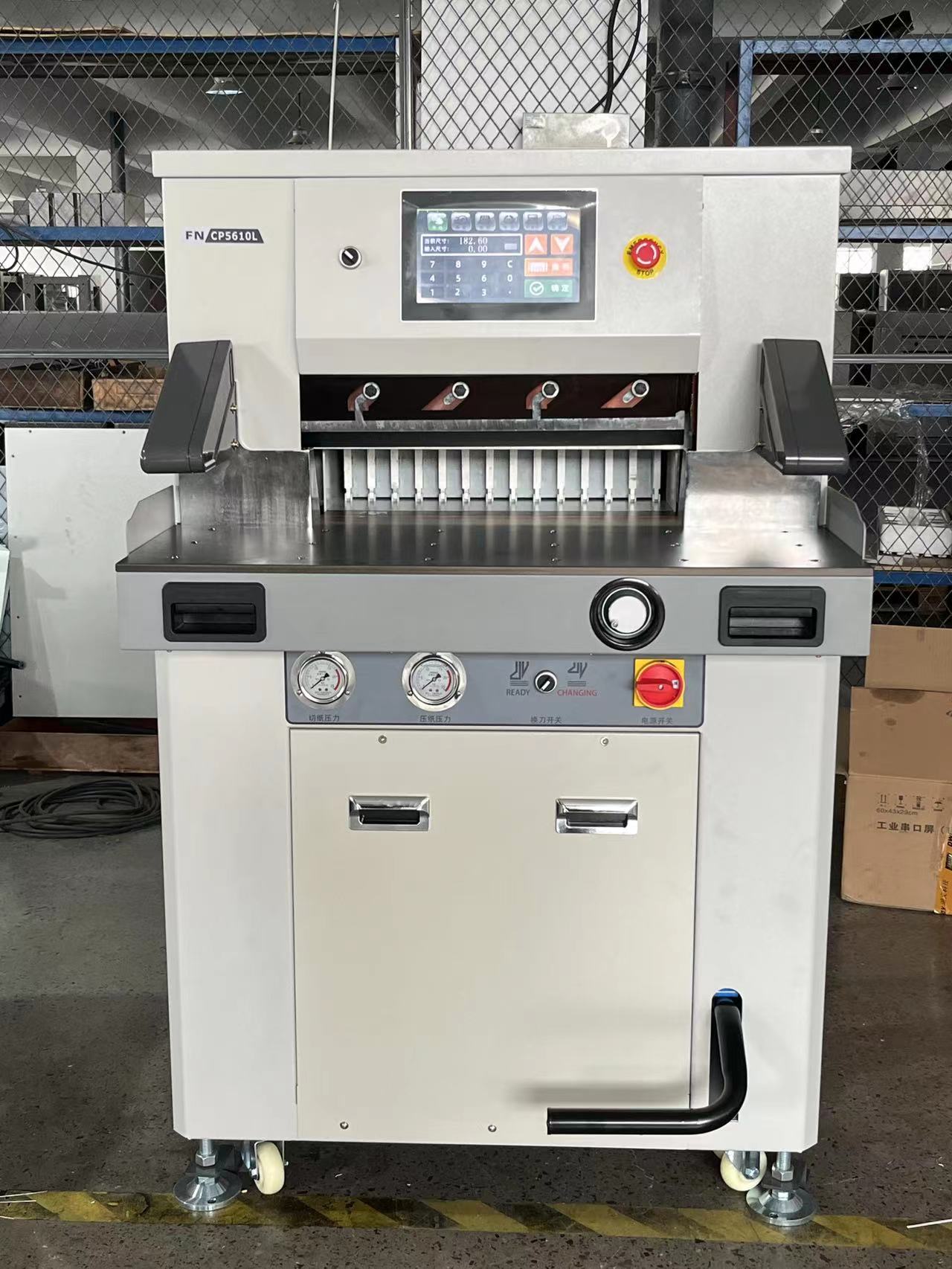 What Makes a Giant Paper Cutter Ideal for Bulk Buying?