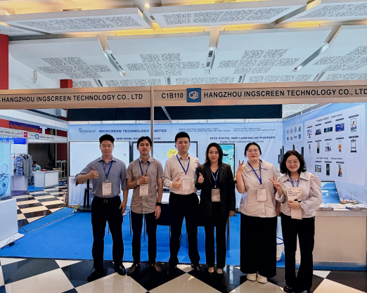 INGSCREEN présente des solutions interactives lors du salon conjoint des marques d'exportation de Chine (Indonésie), suscitant l'intérêt du marché d'Asie du Sud-Est
