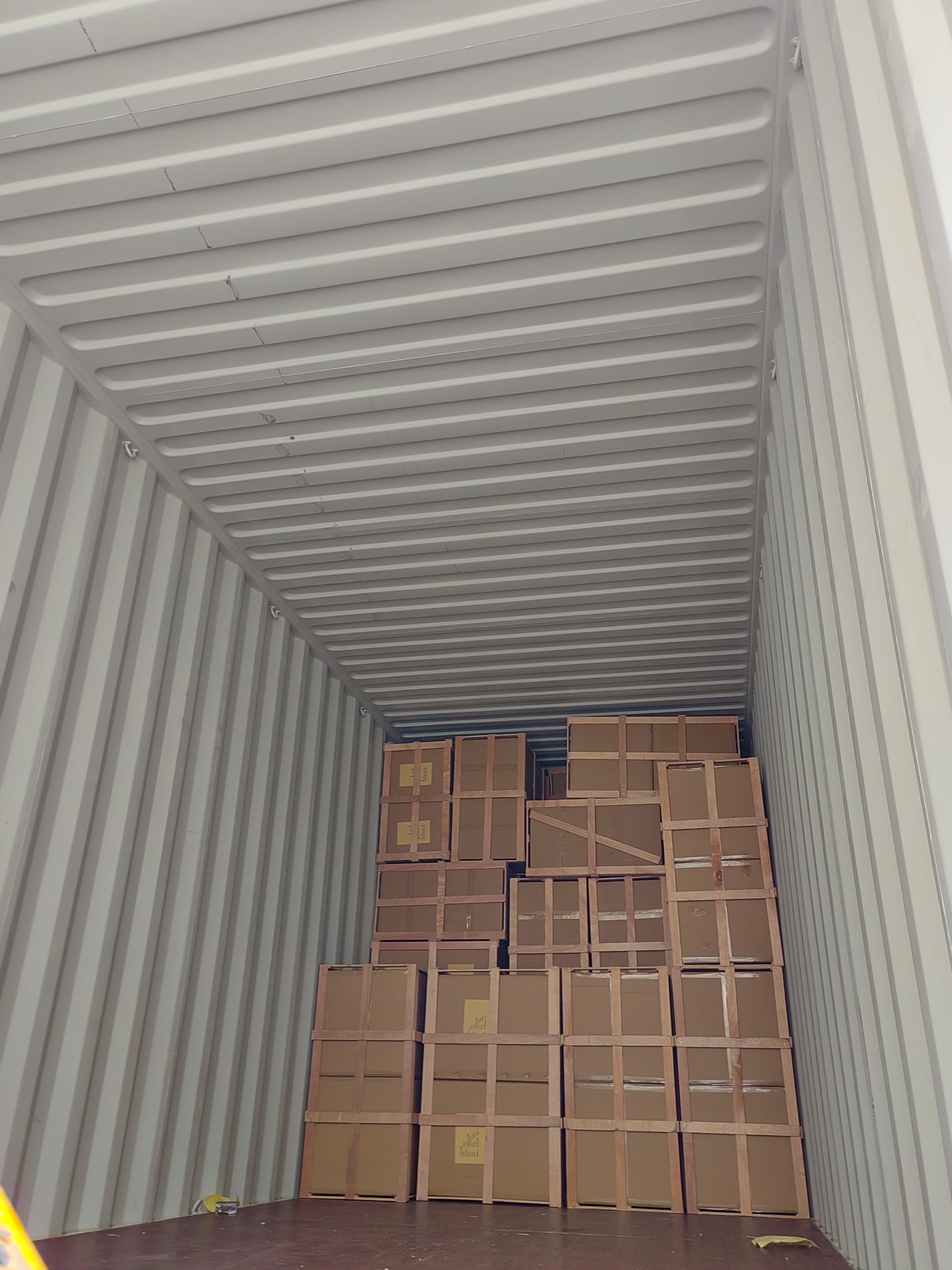 NHB Lighting Successfully Ships a 40HQ Container to the United States04.jpg