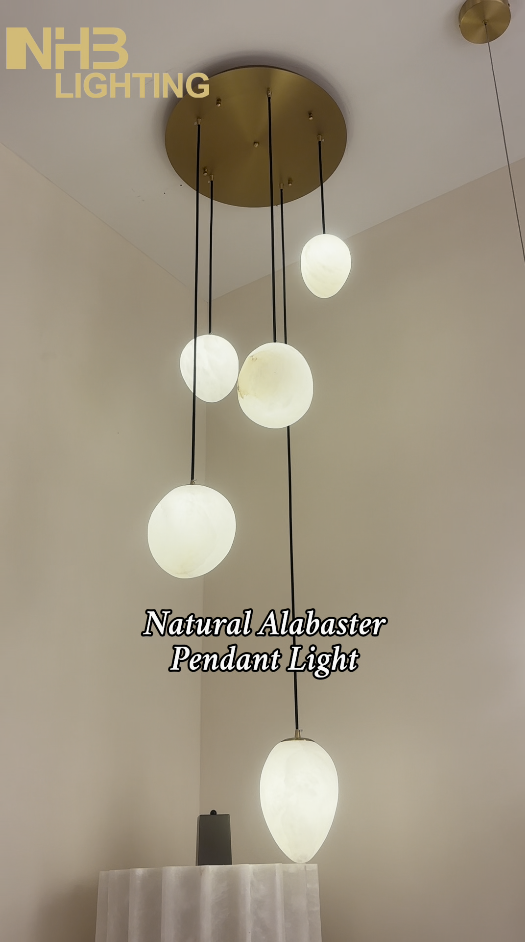 תליון אורגני מאלבסטר עם חמישה אורות | NHB Lighting
