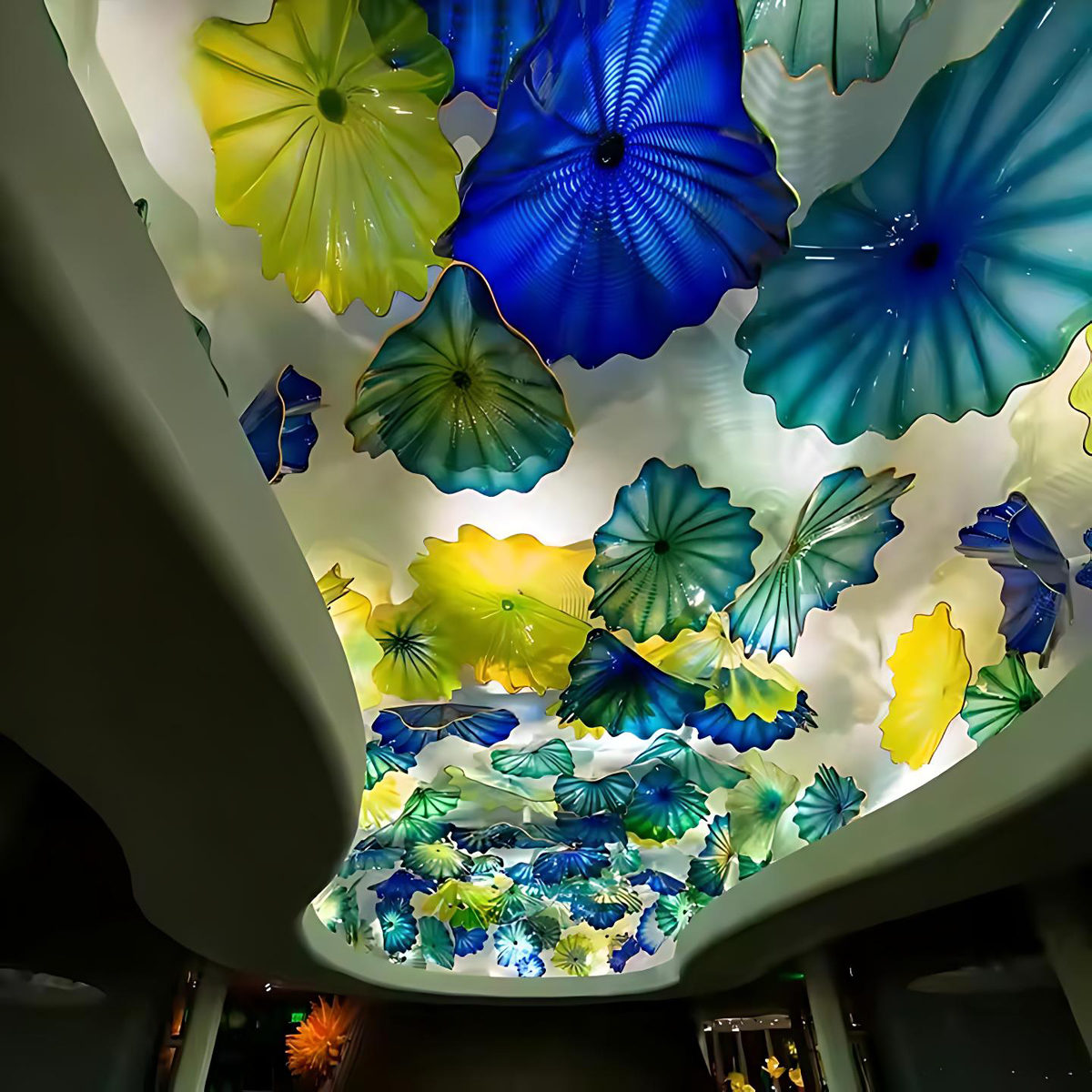 98001 Bespoke Blown Glass Lotus Chandelier for Hotel & Villa Interiors 