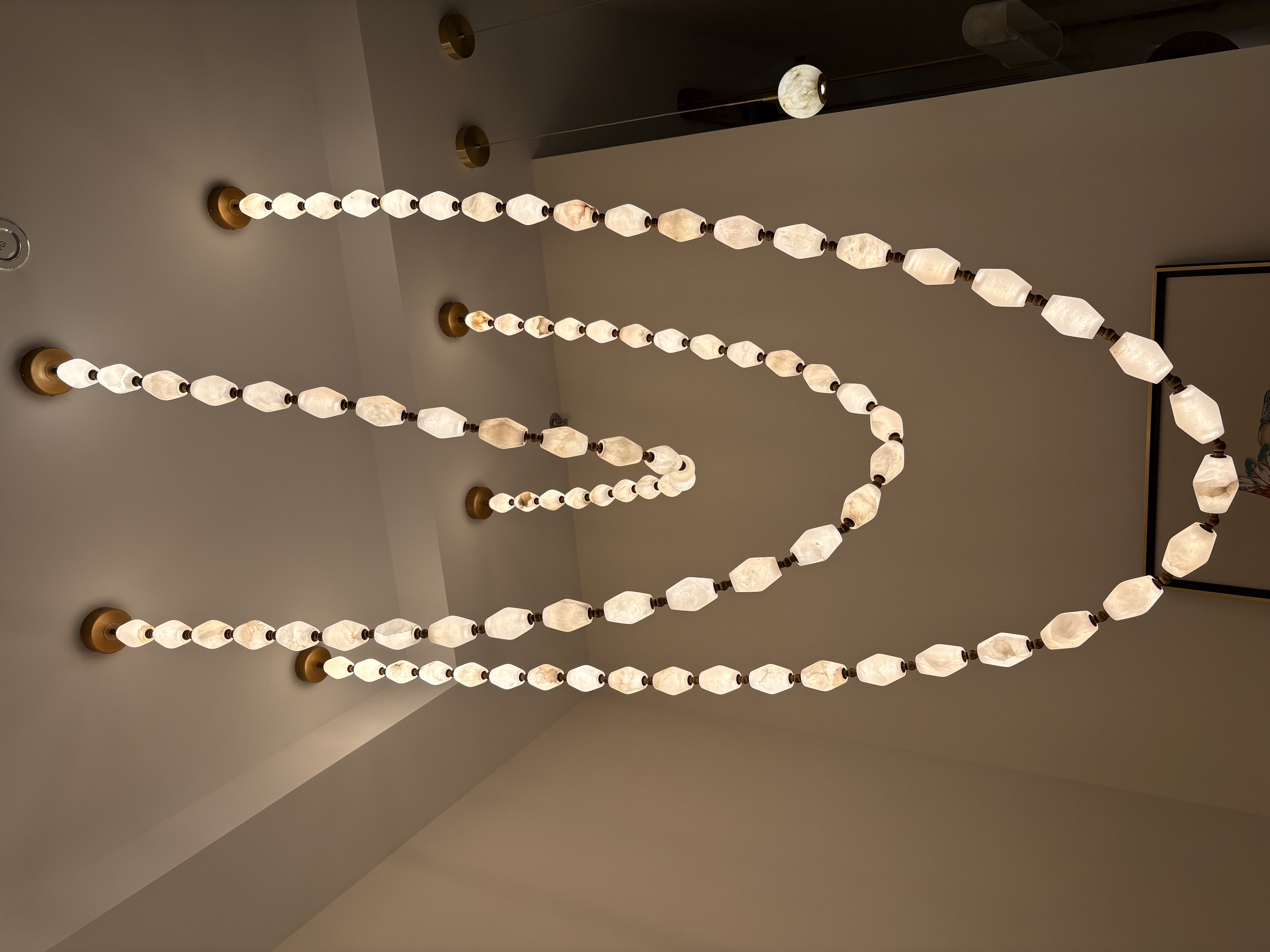 How to Use Alabaster Lighting in Modern Interior Design?