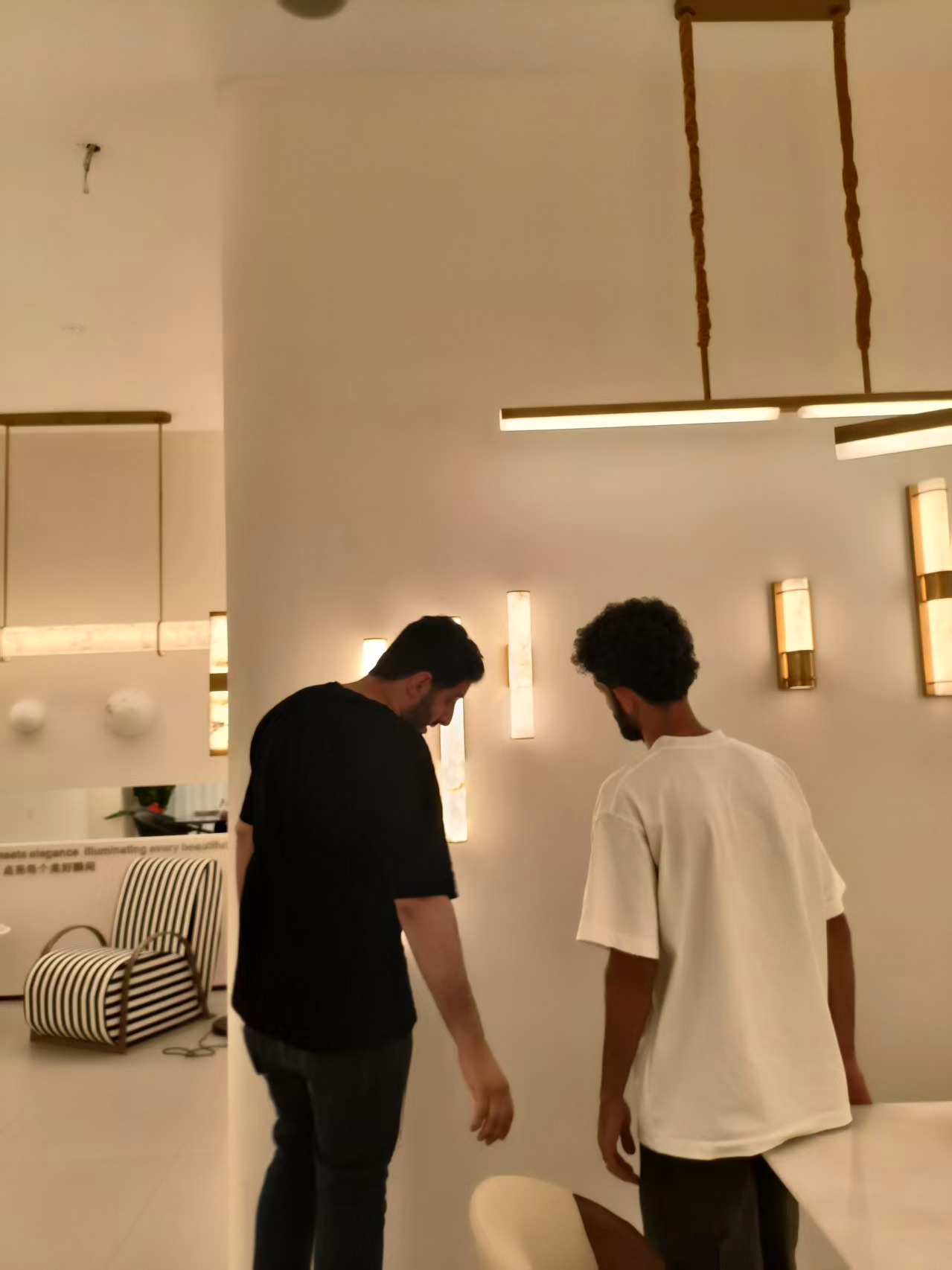 Middle East Customer Visits NHB Lighting Showroom3.jpg