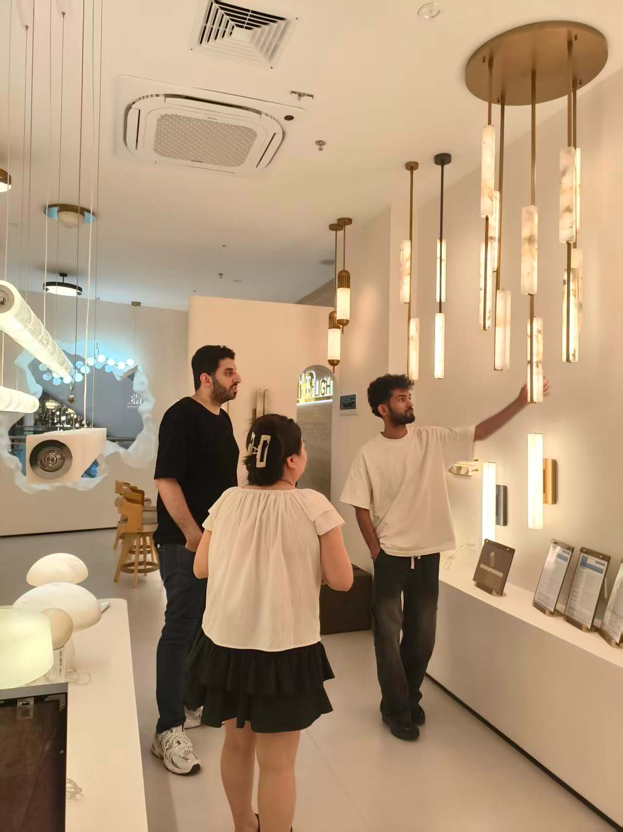 Middle East Customer Visits NHB Lighting Showroom4.jpg