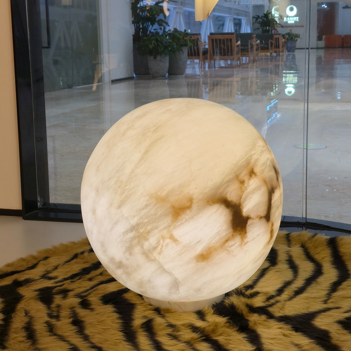 Experience the Elegance of Alabaster Light Fixtures
